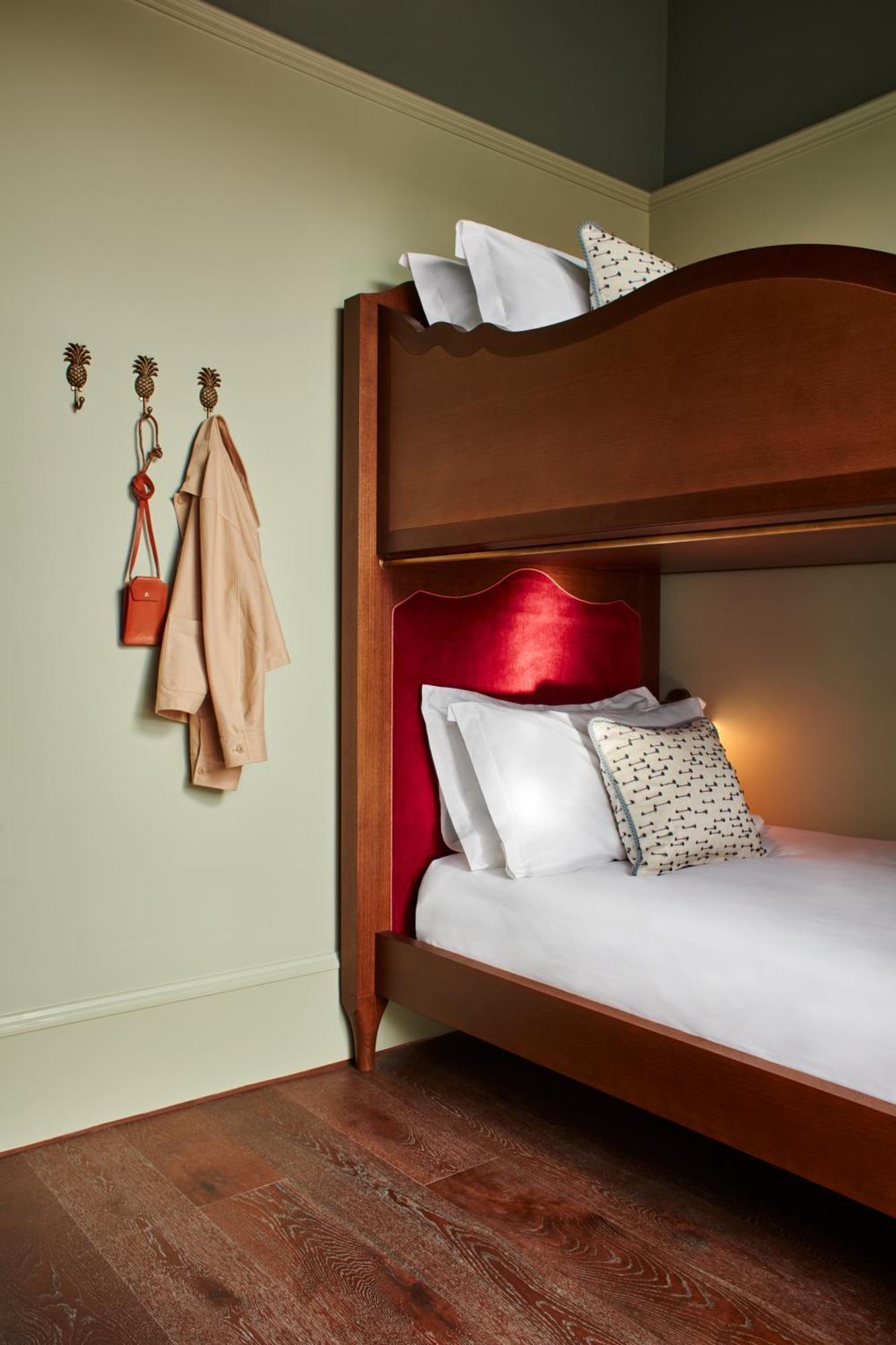 Snug Bunk