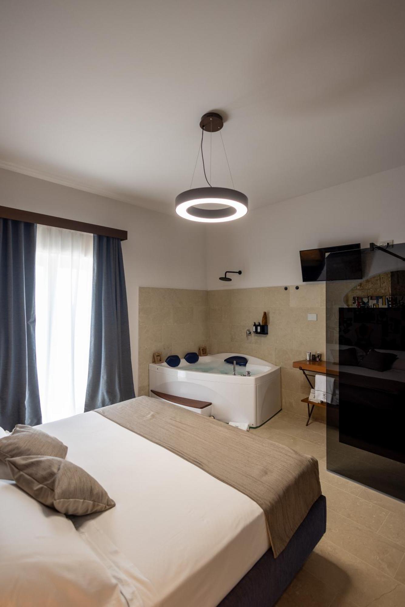 Double Room Spa Bath