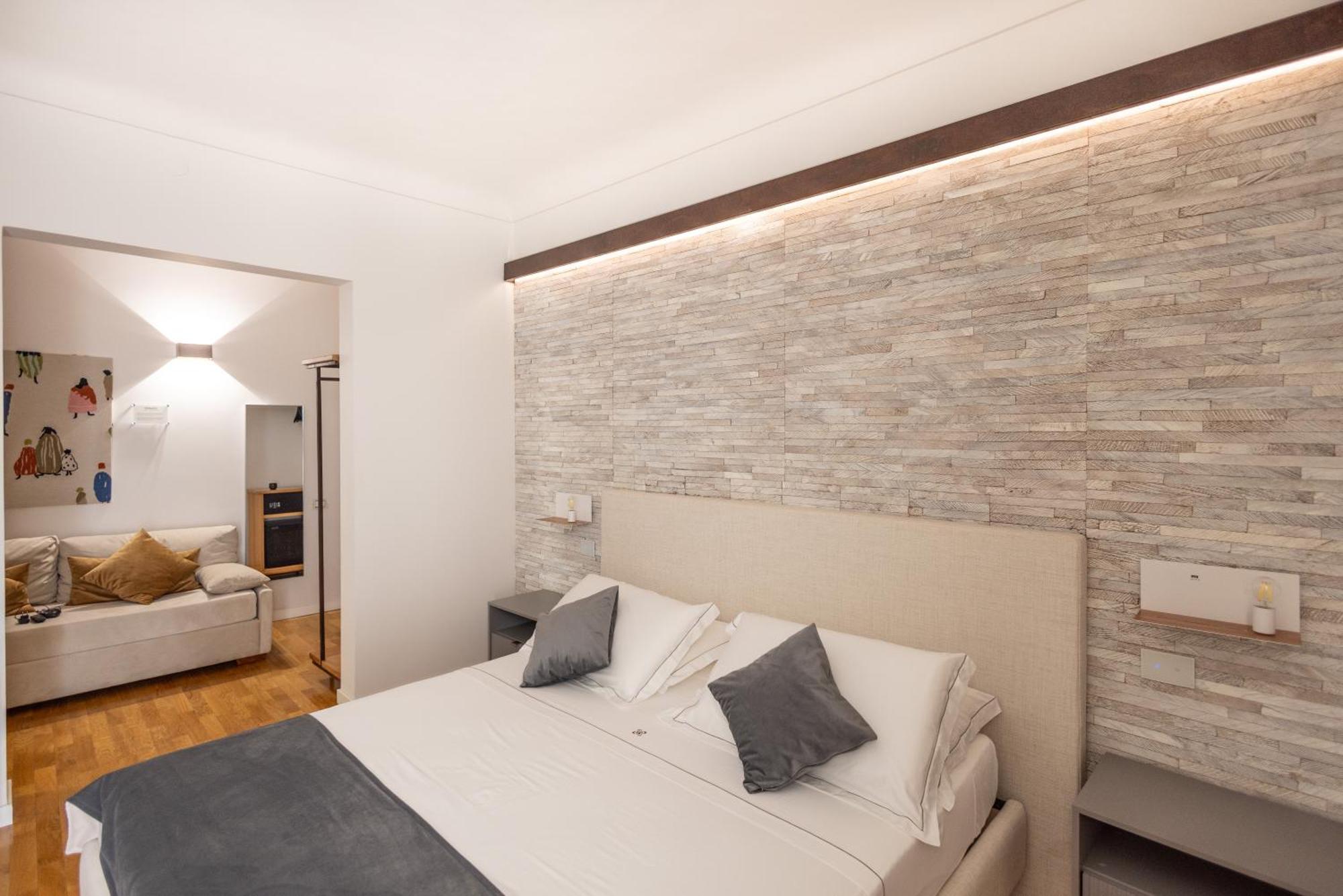 Deluxe Double Room Bath