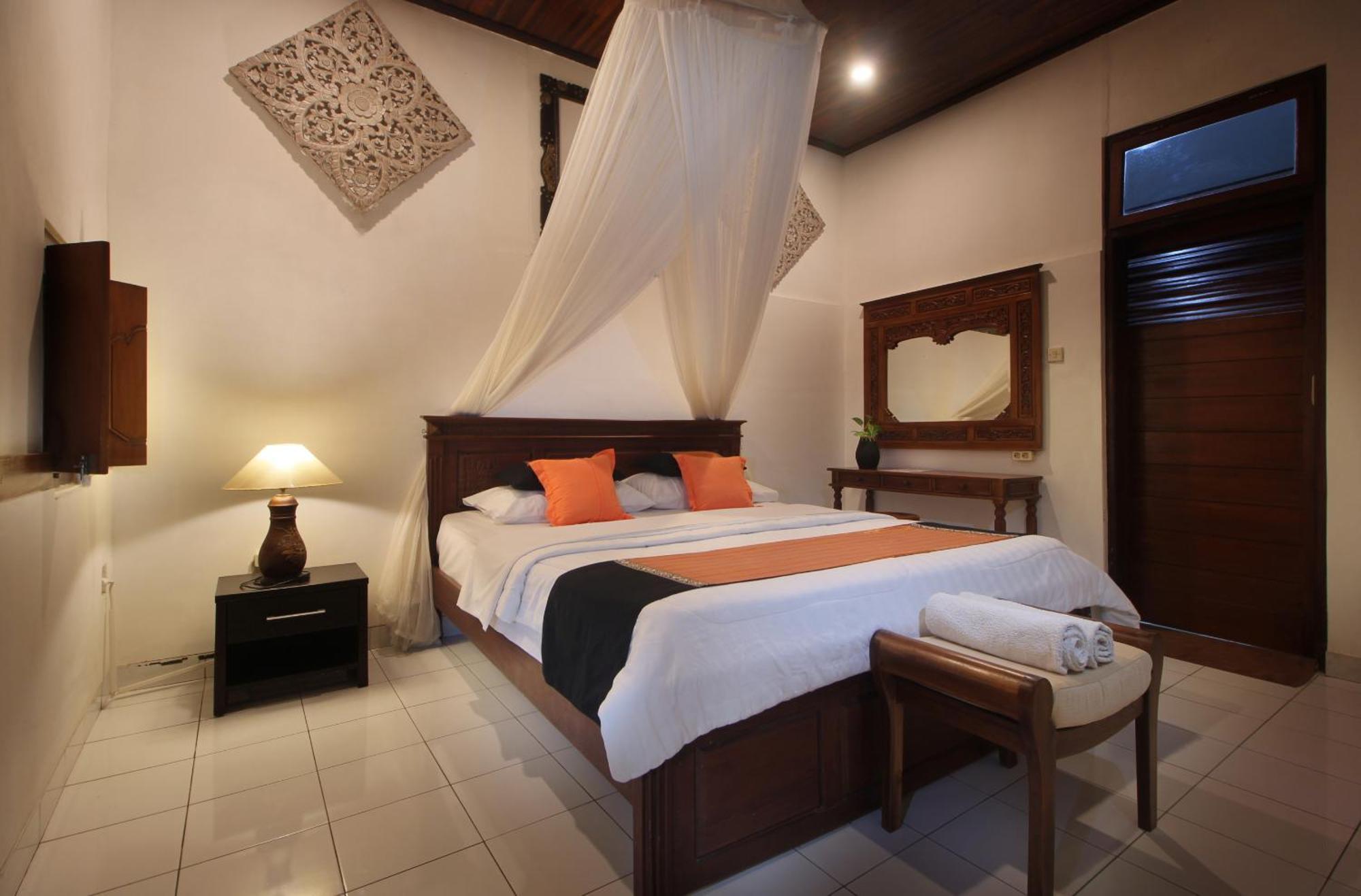 One-Bedroom Suite Kitchenette