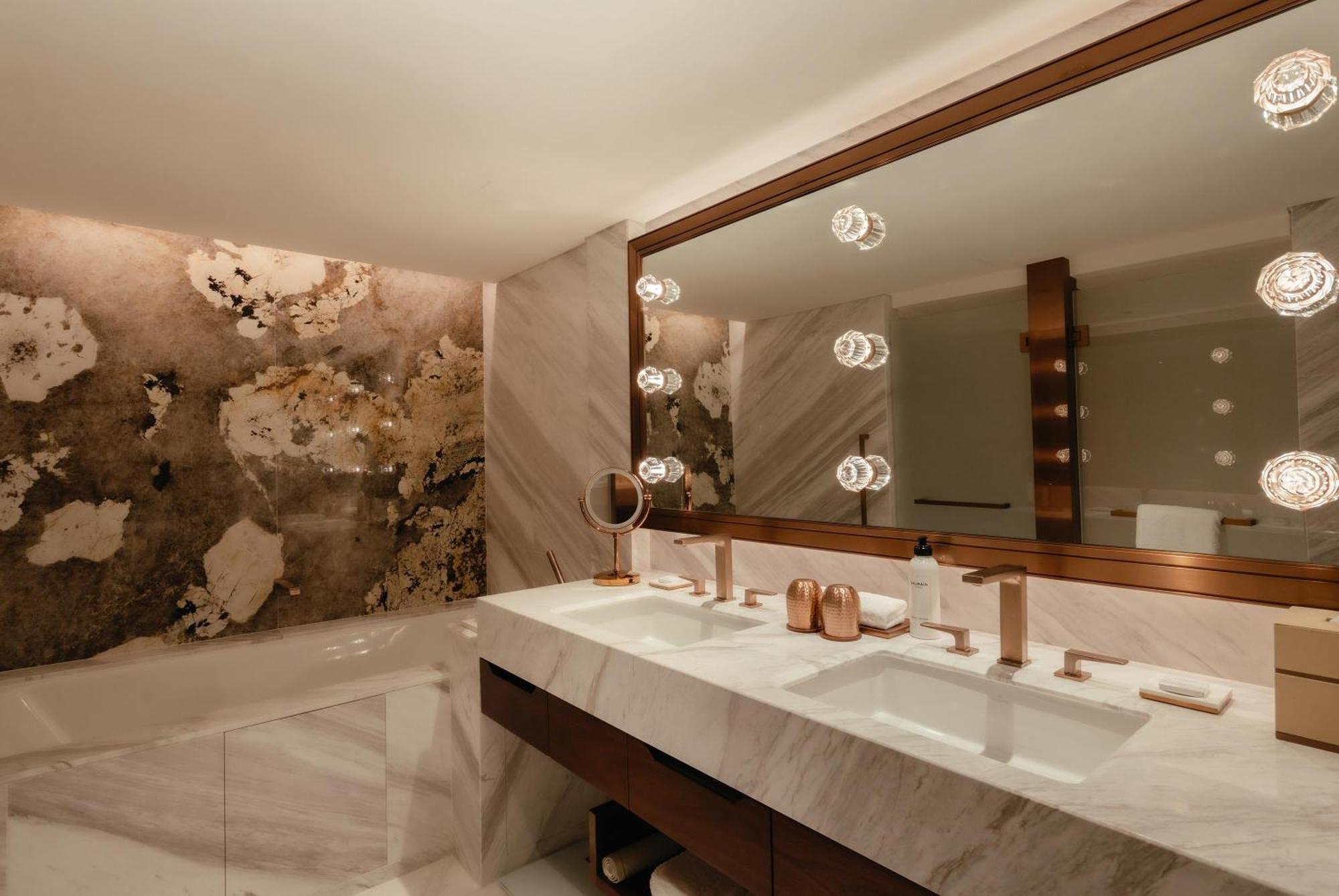 Camera Deluxe Doppia con Letti Singoli con Accesso Club