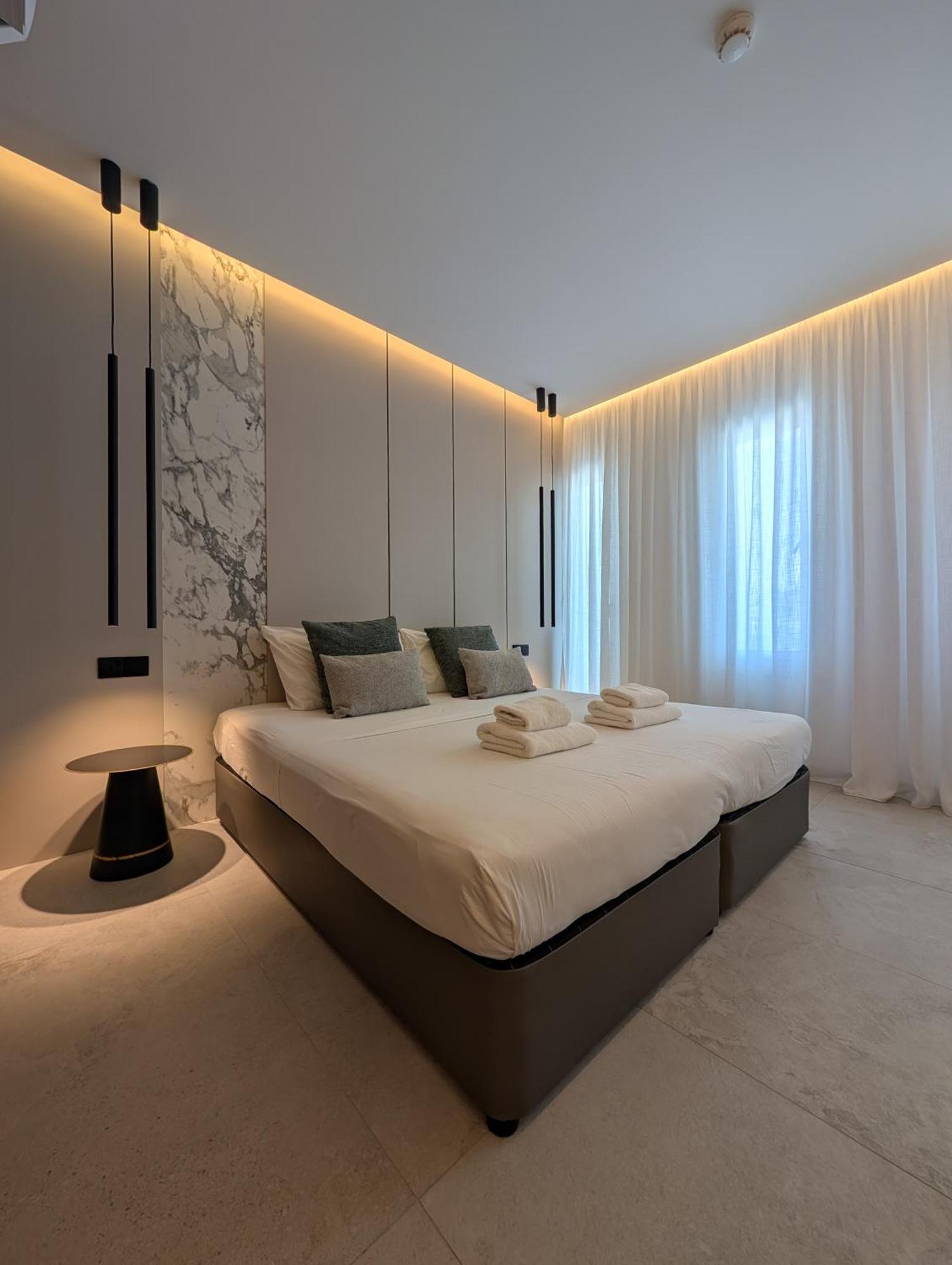 Deluxe Double or Twin Room with Sea View,1698932262:JPEG