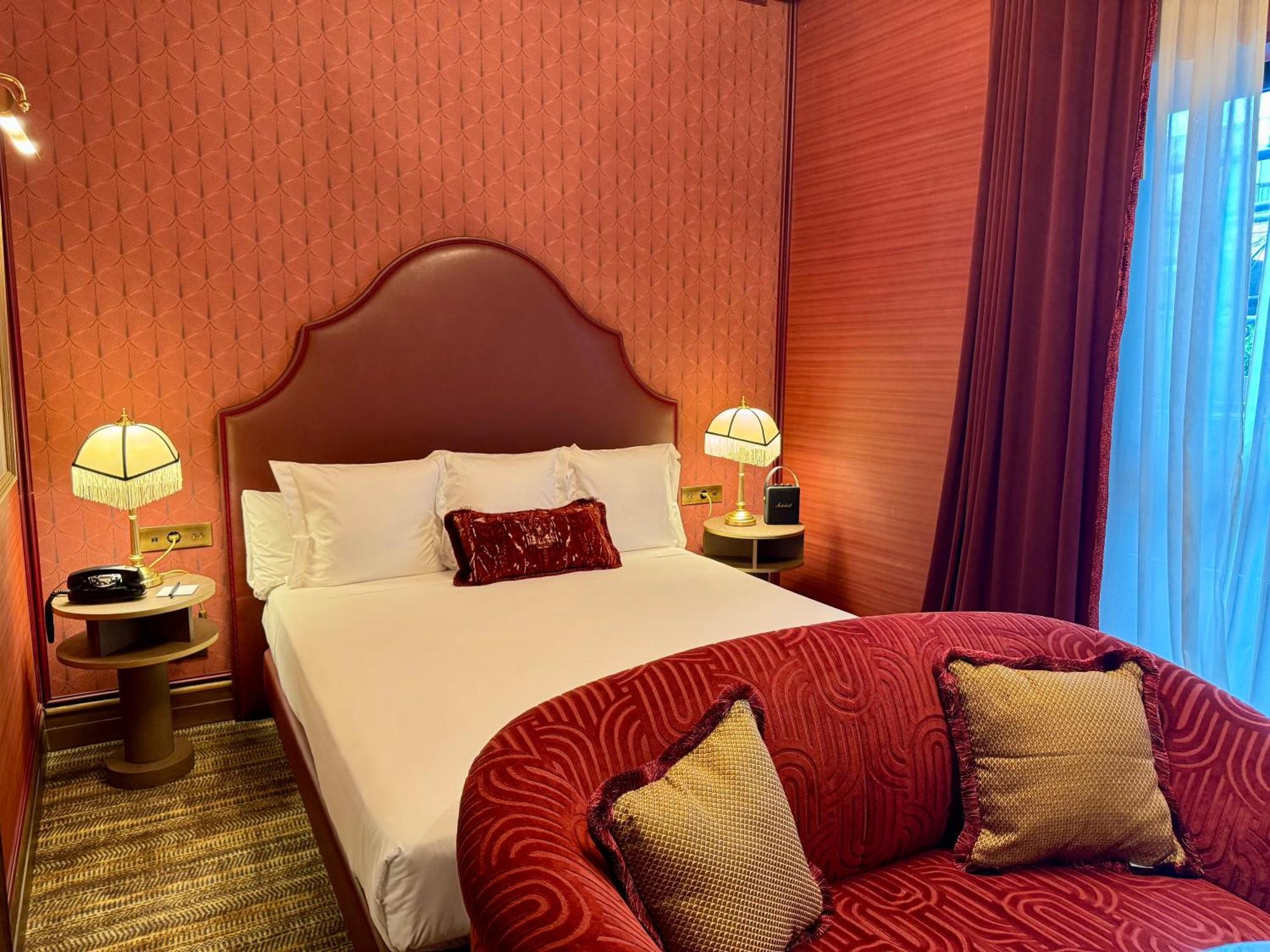 Deluxe Room with Balcony,1742639498:JPEG
