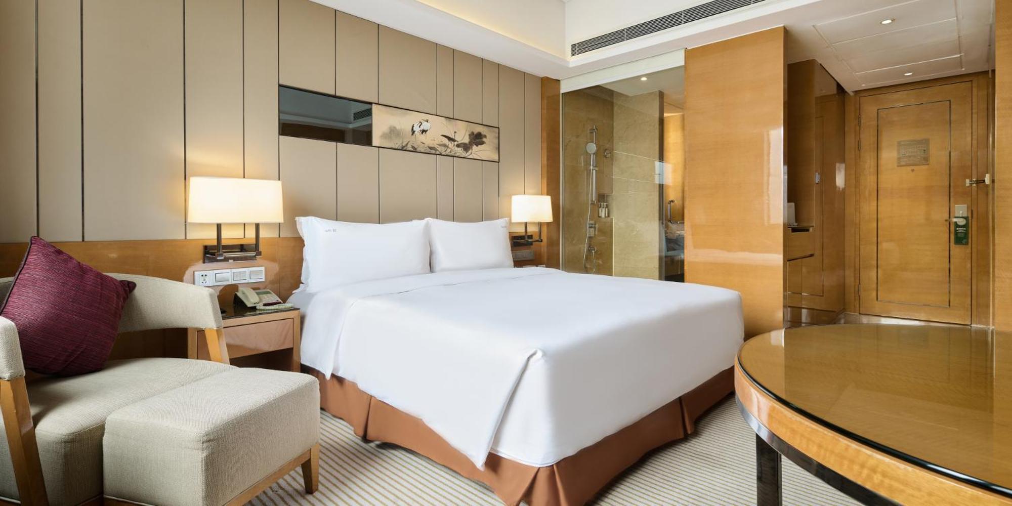 Standard King Room - Lounge Access/High Floor