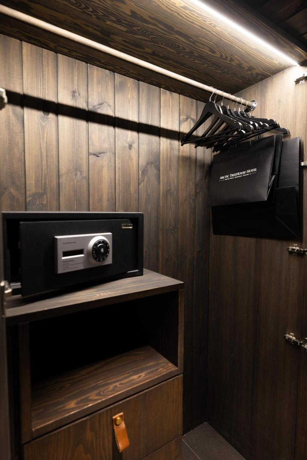 Quarto com 2 Camas de Solteiro e Vista
