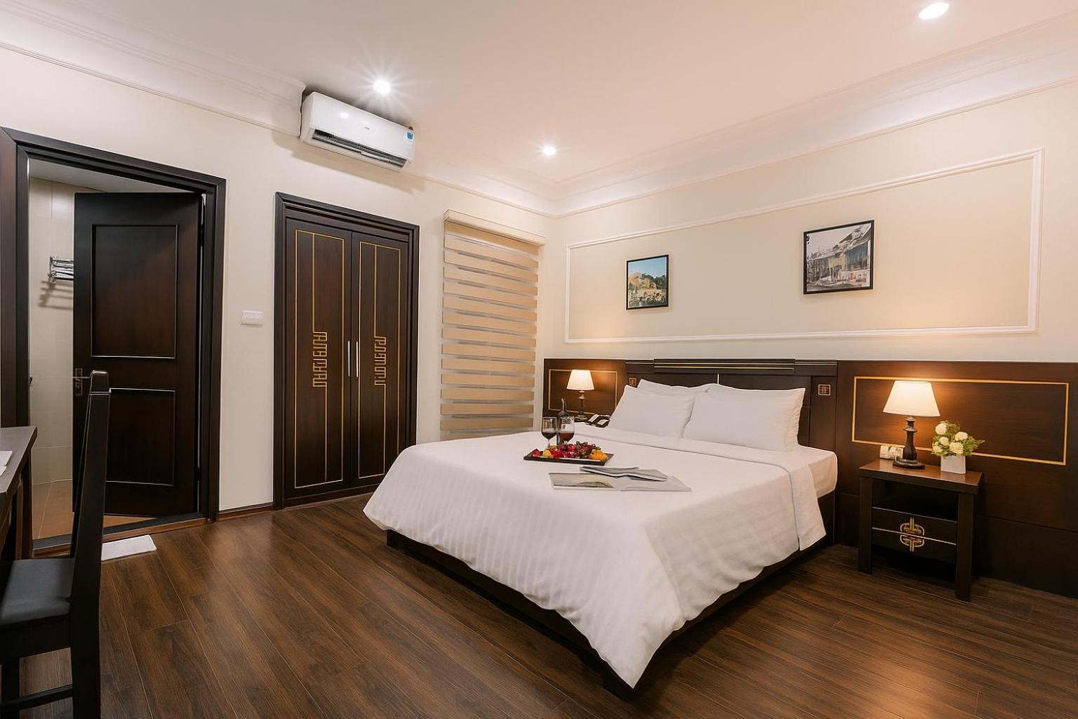 Deluxe Double or Twin internal window