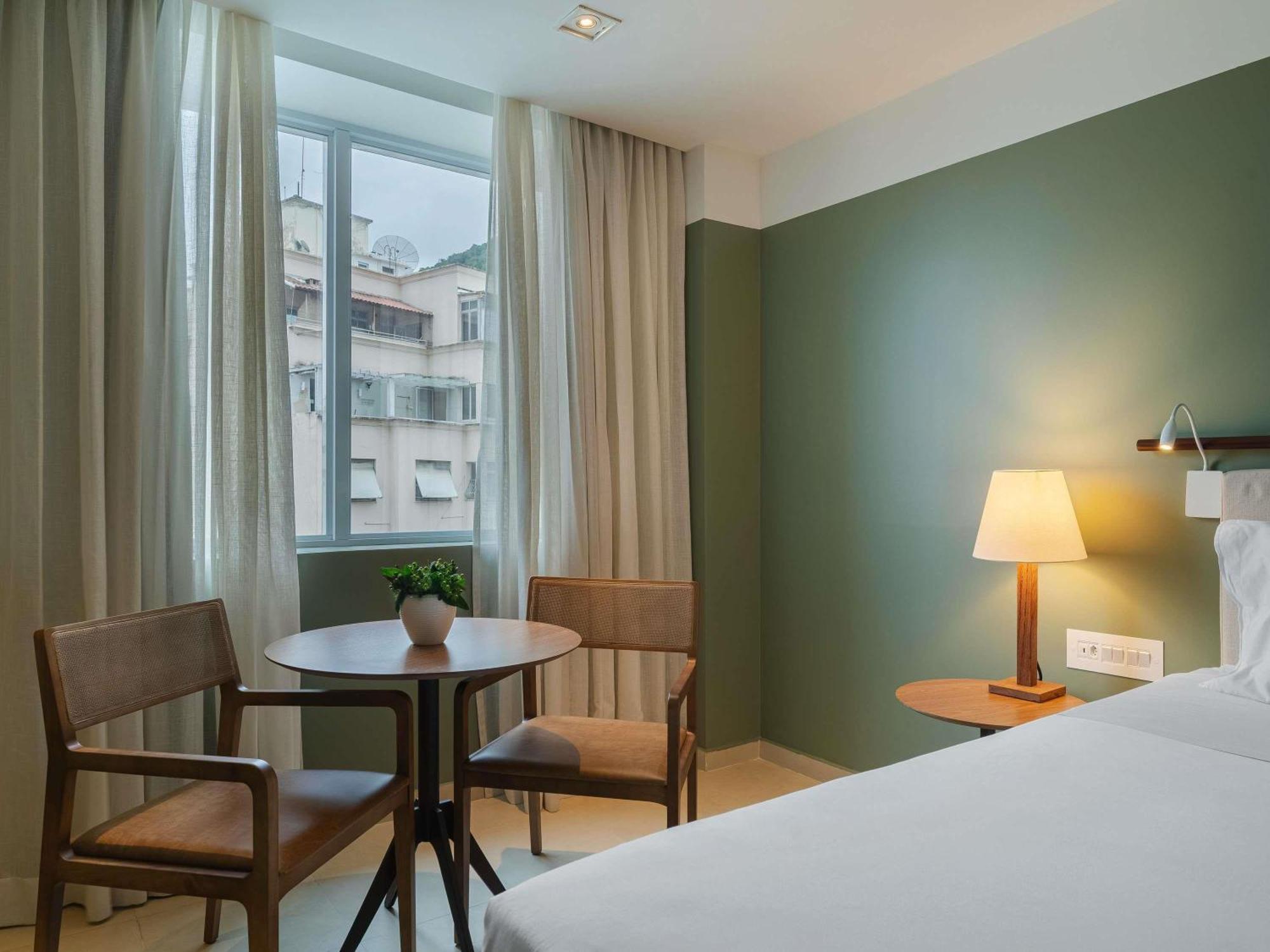 Habitación Deluxe con 2 camas individuales y vistas a la ciudad