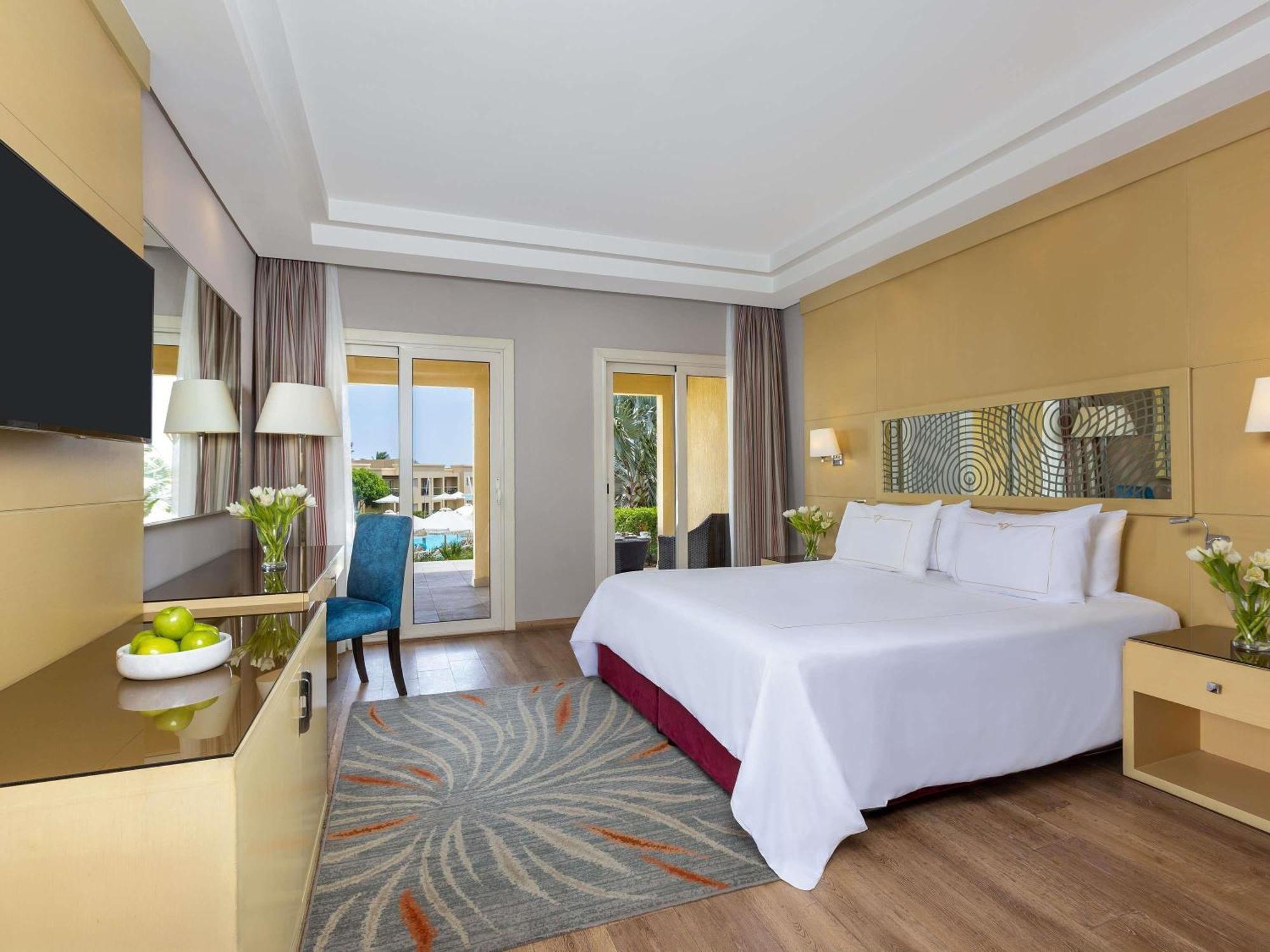 Superior Room King Bed,1765372776:JPEG