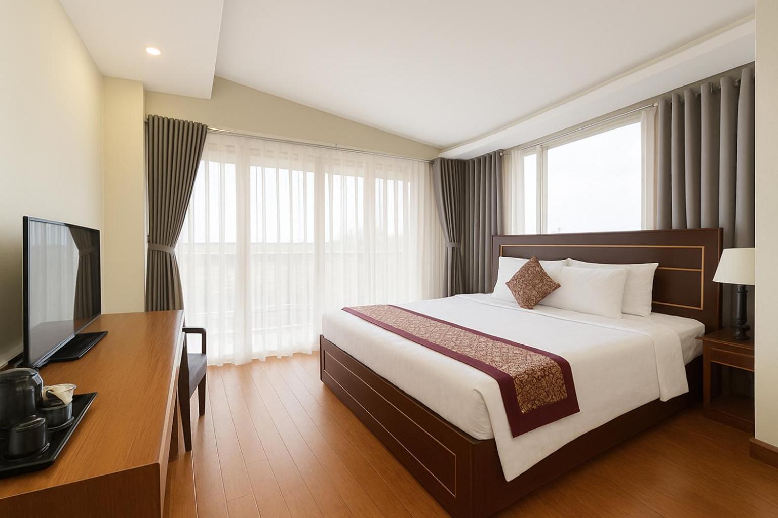 Deluxe Double or Twin Room City View