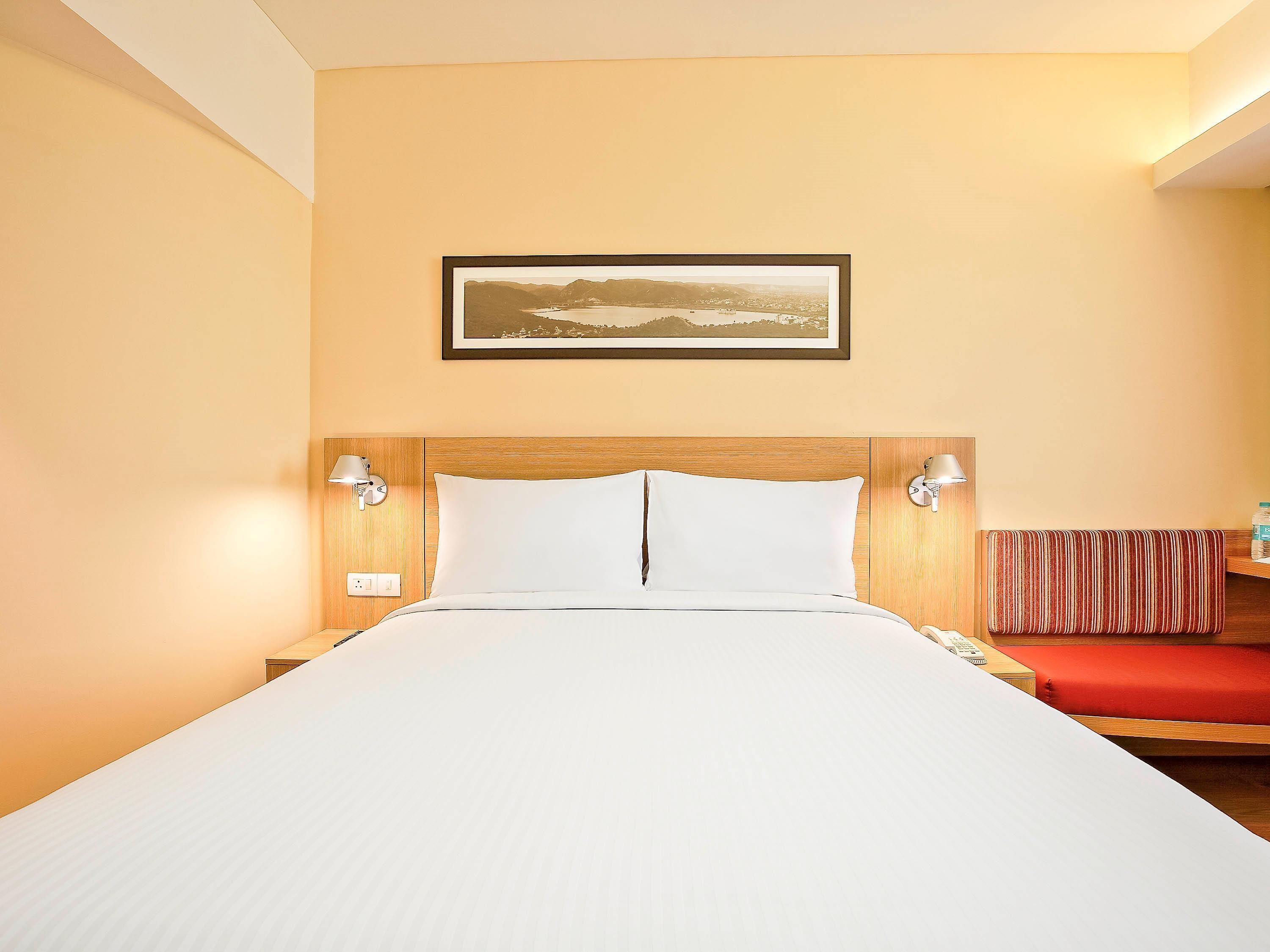 Standard Queen Room with 25% Discount on F&B, 2 Piece Laundry, Happy hours 1+1,Complimentary Early Check-in from 1000hrs and Late Checkout till 1600 (Subject to availability),550179993:JPEG