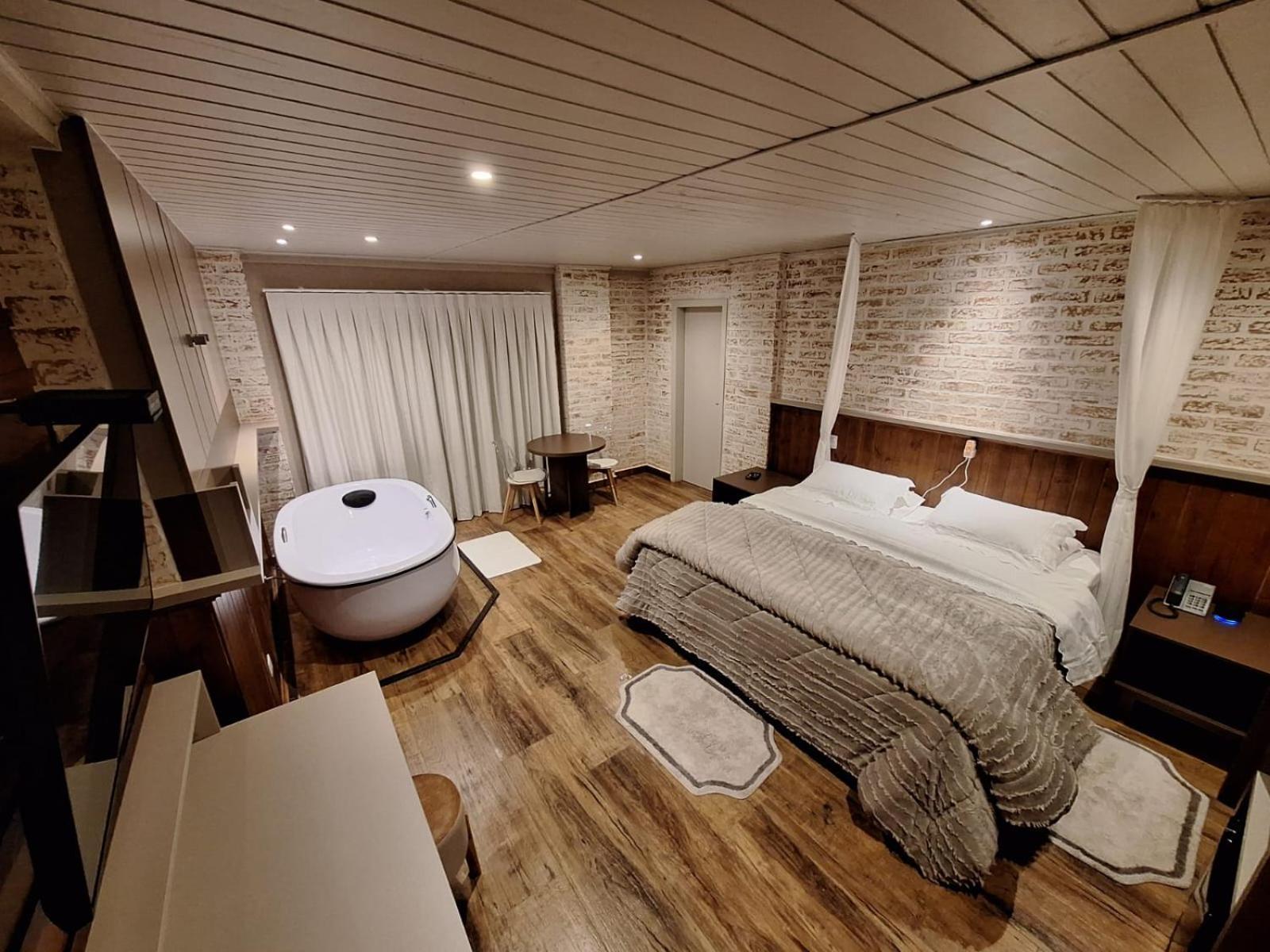 Quarto Superior com Cama King-size