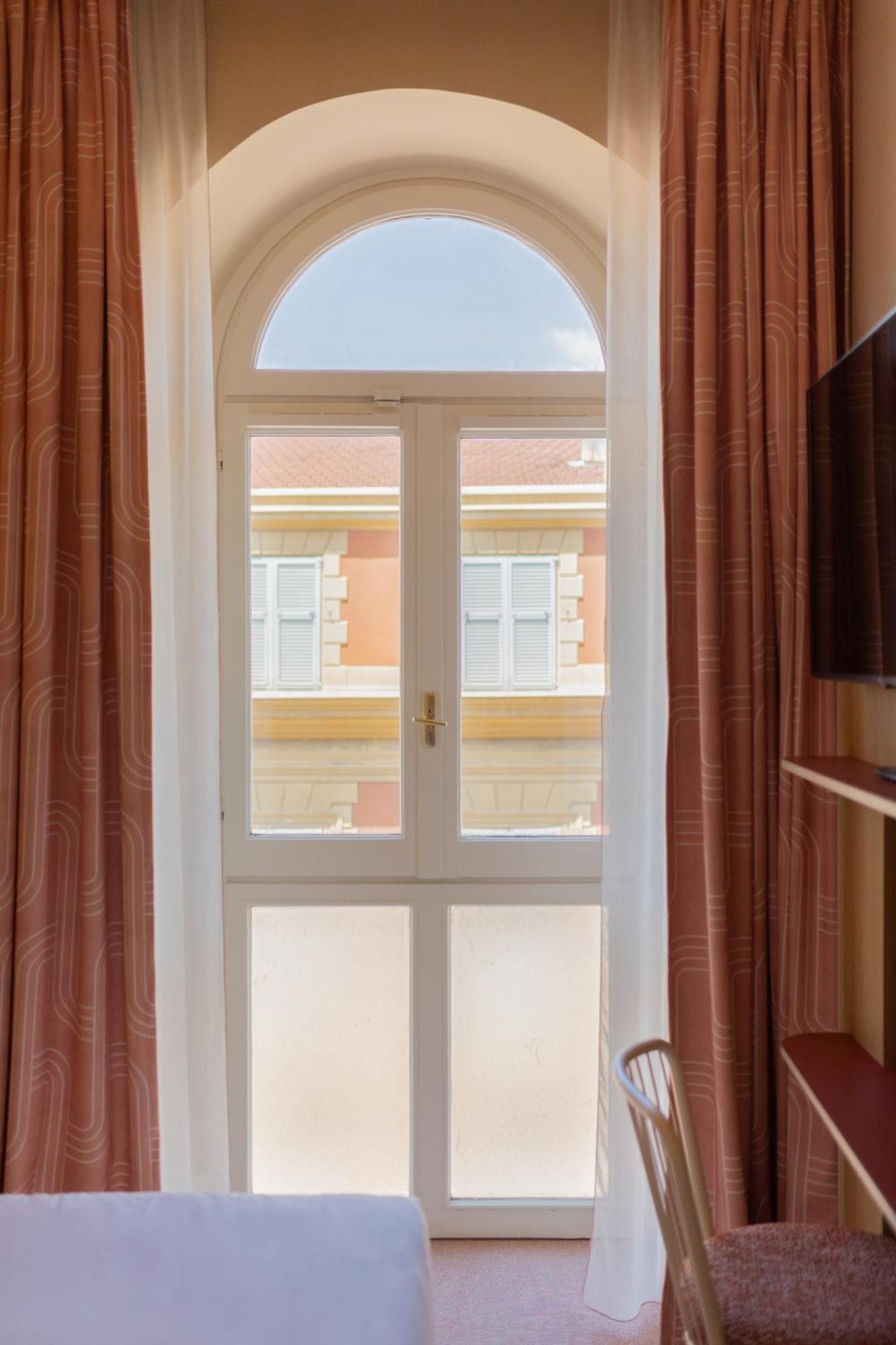 Double Room with City View,1722919394:JPEG
