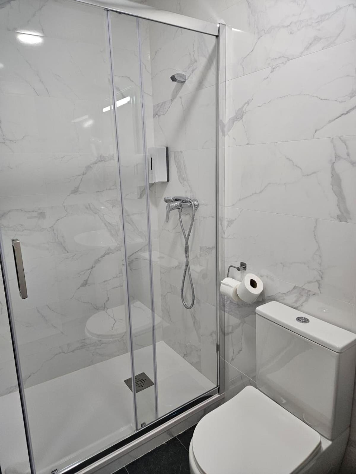 Twin Room Private Bathroom