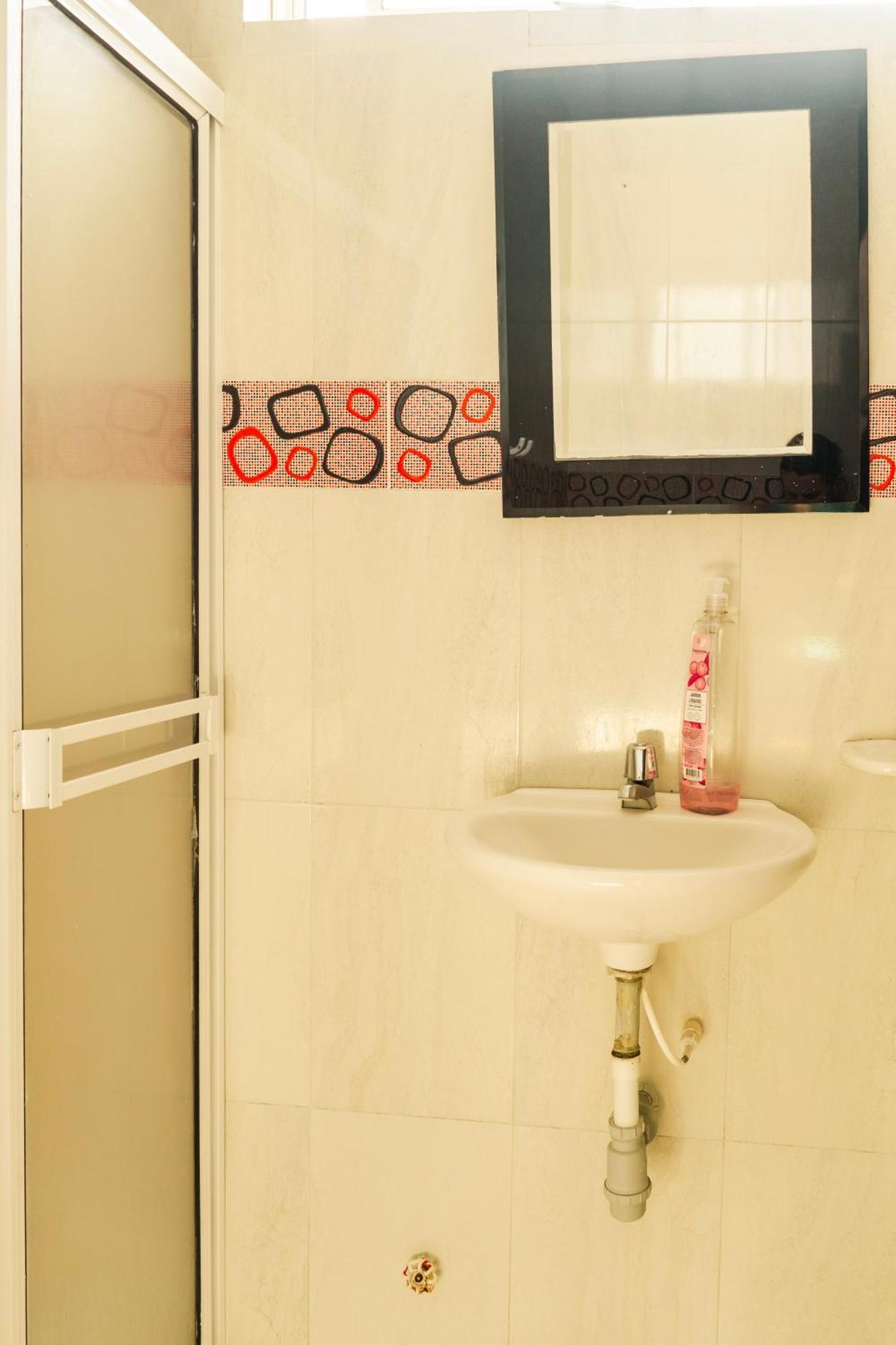 Standaard Tweepersoonskamer met Gedeelde Badkamer