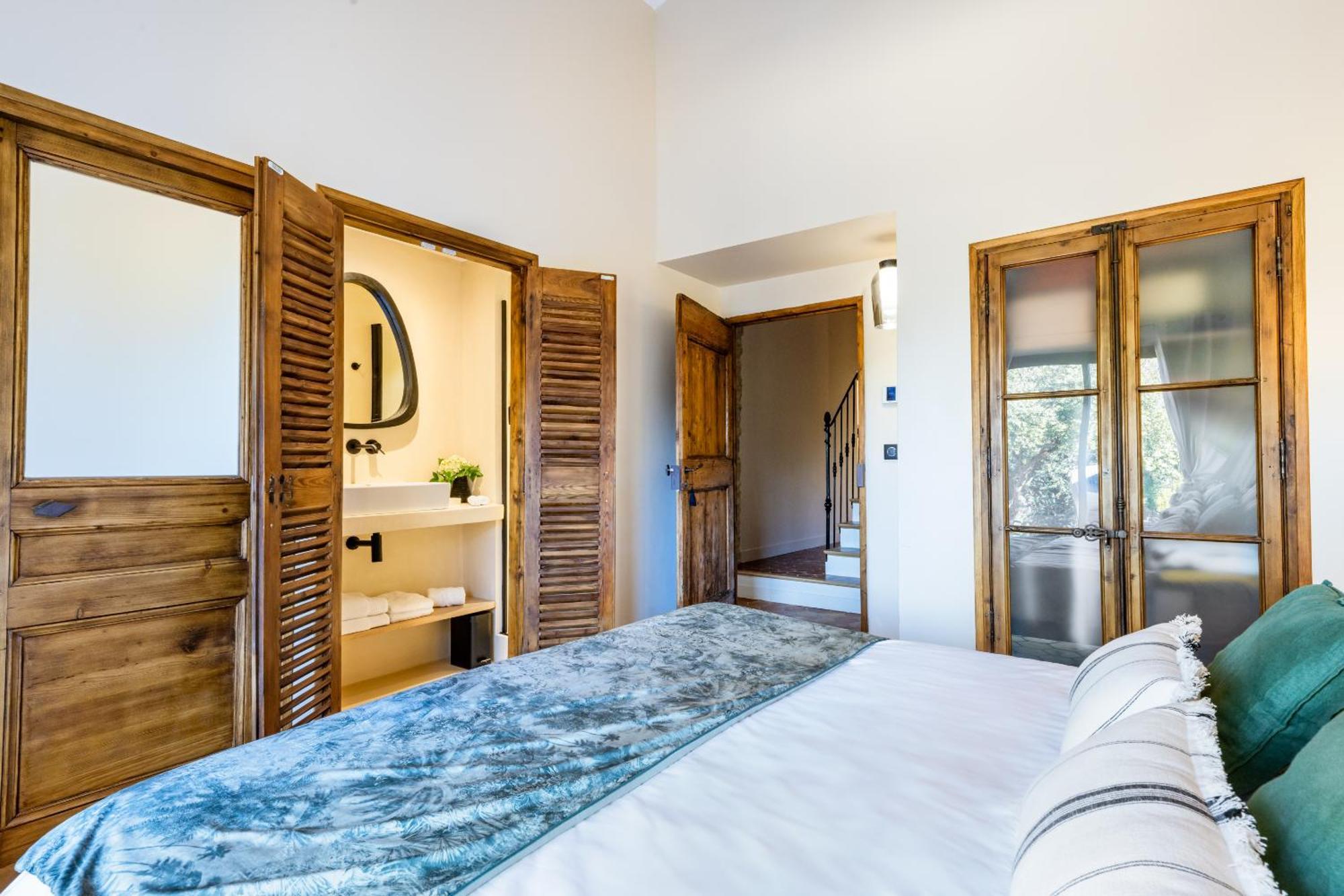 Double or Twin Room Private Bathroom