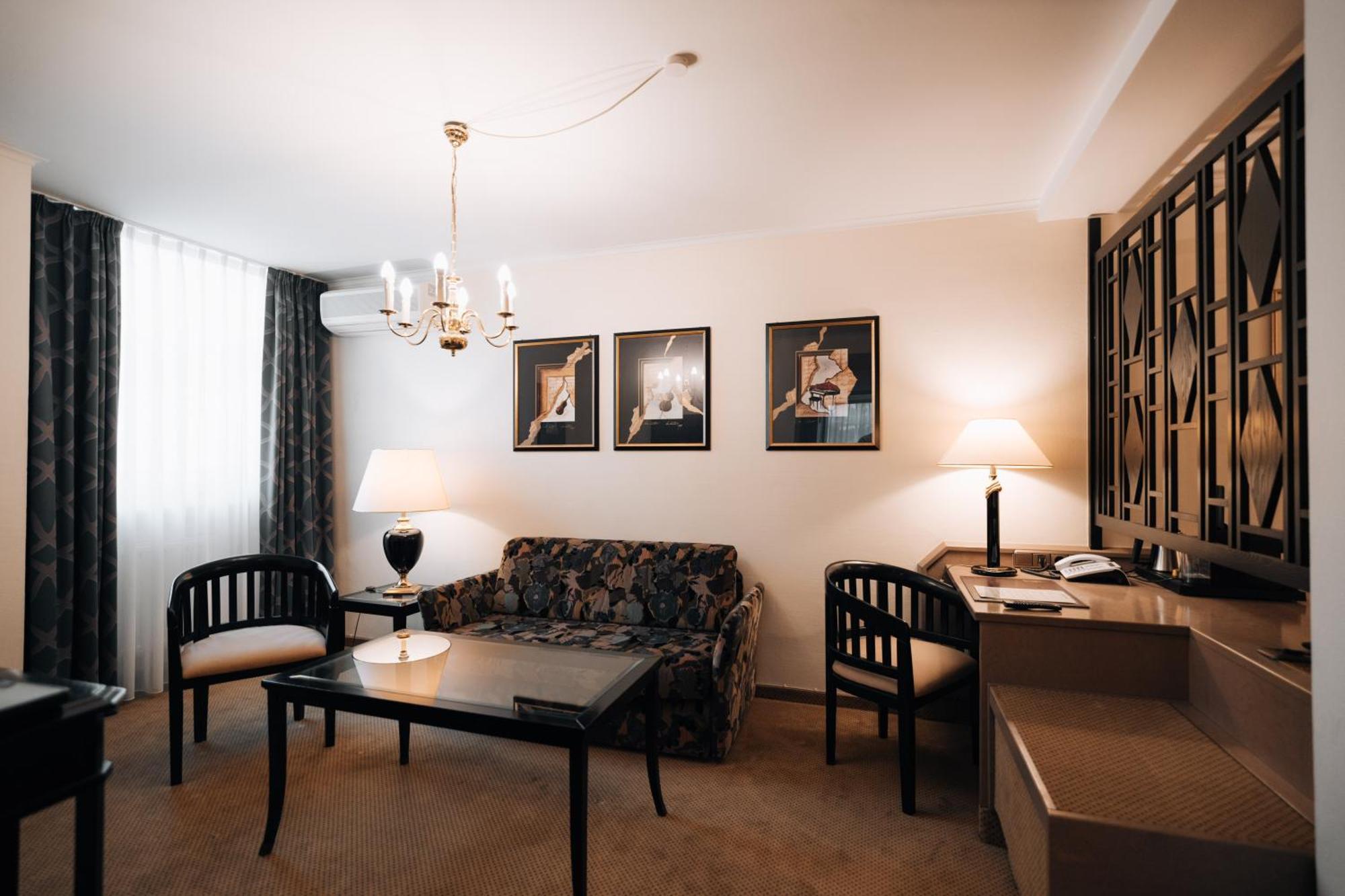 Junior Suite,1742581270:JPEG