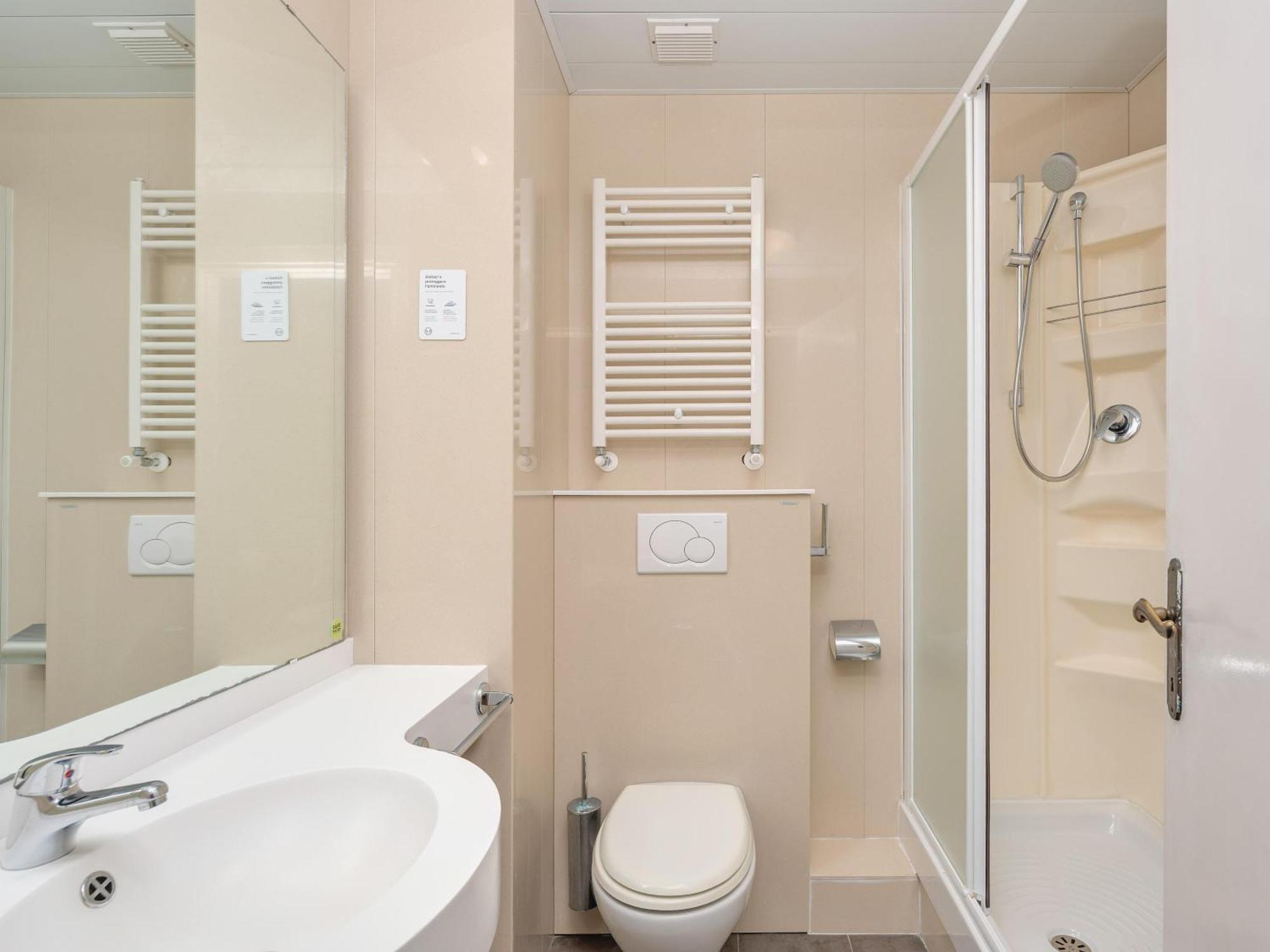 Quadruple Room,1742590813:JPEG