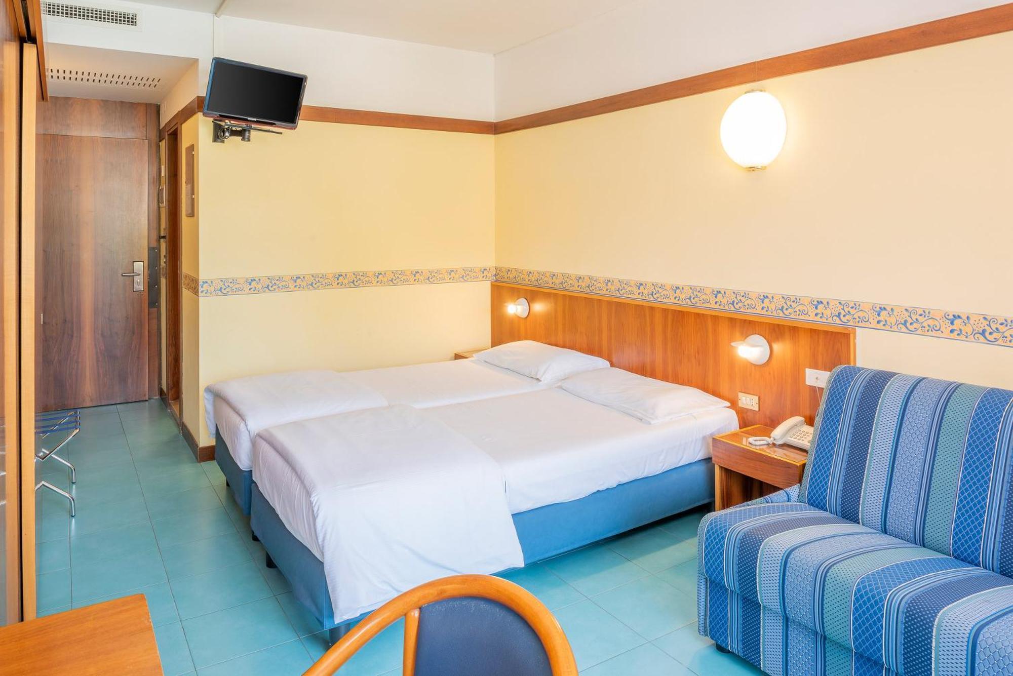 Triple Room,1209645631:JPEG