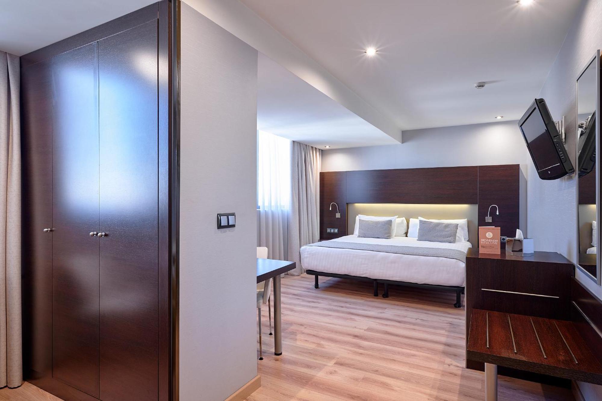 Deluxe Room with Hot Tub,1742650500:JPEG