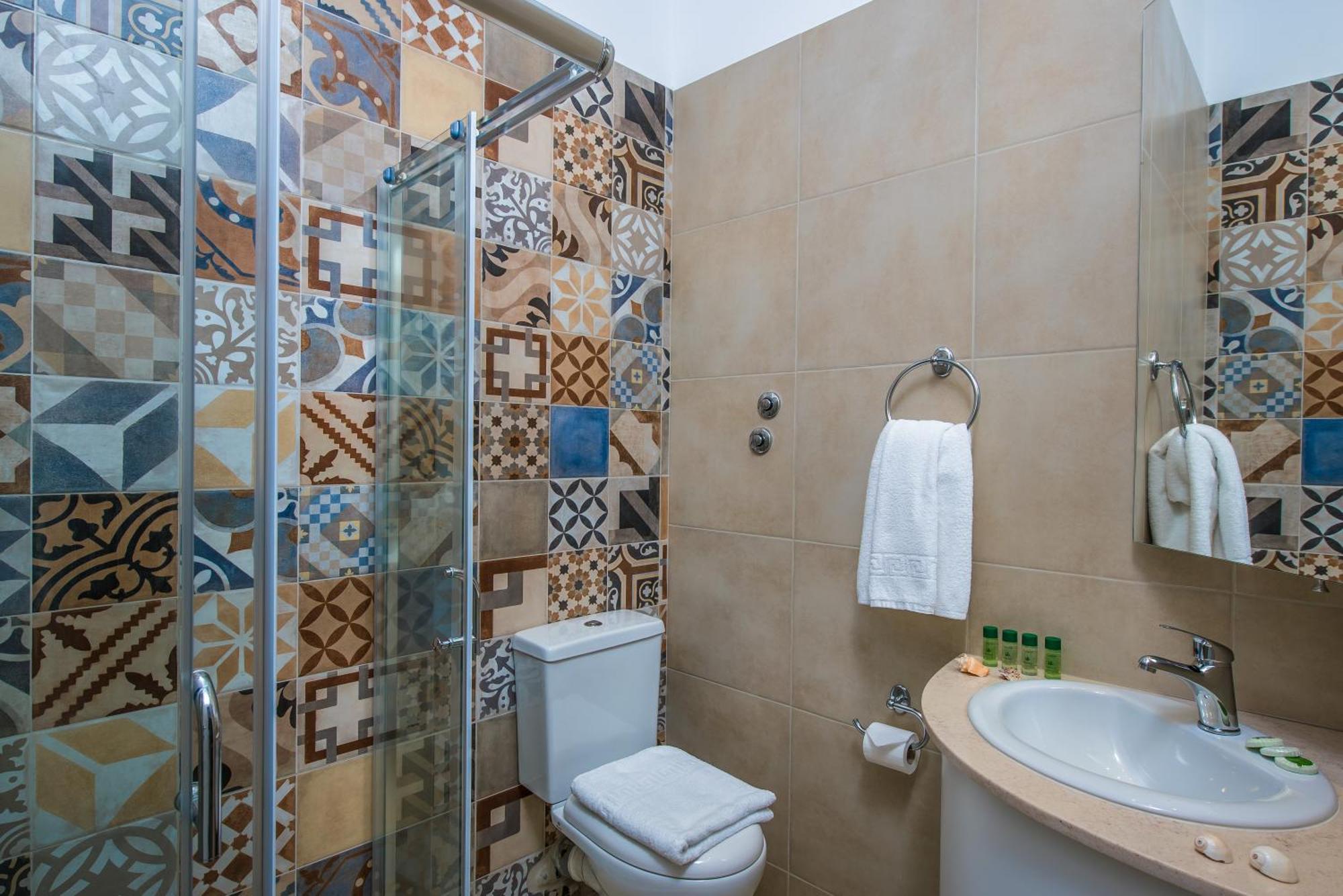 Deluxe Suite with Sea View,1742720769:JPEG