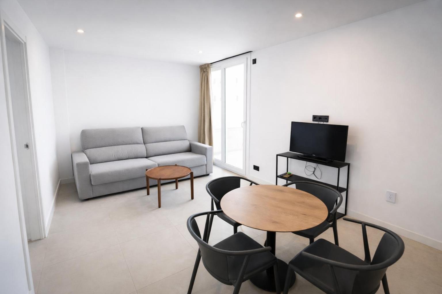 Apartamento de 1 dormitorio con balcón