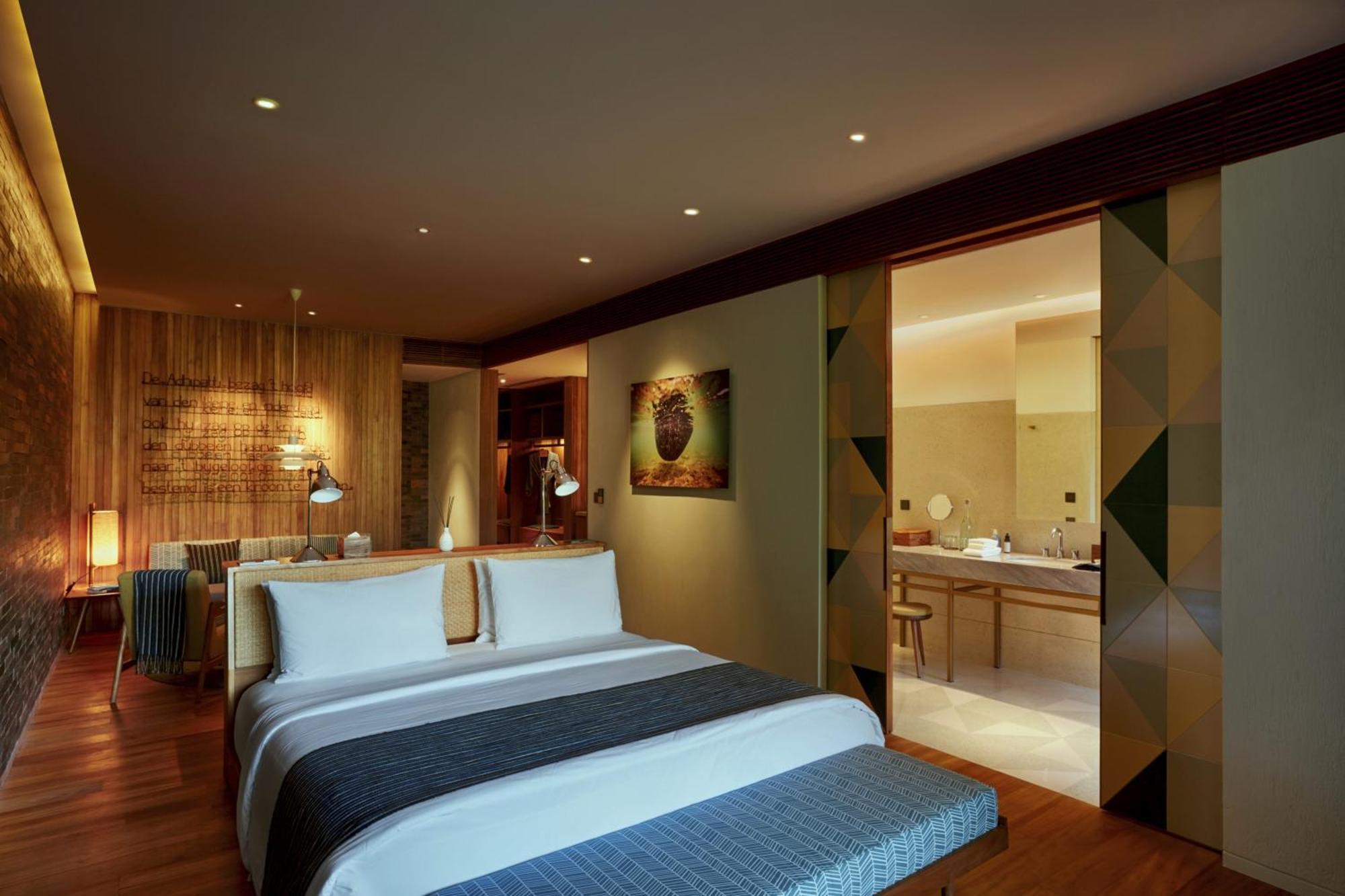 Island Suites