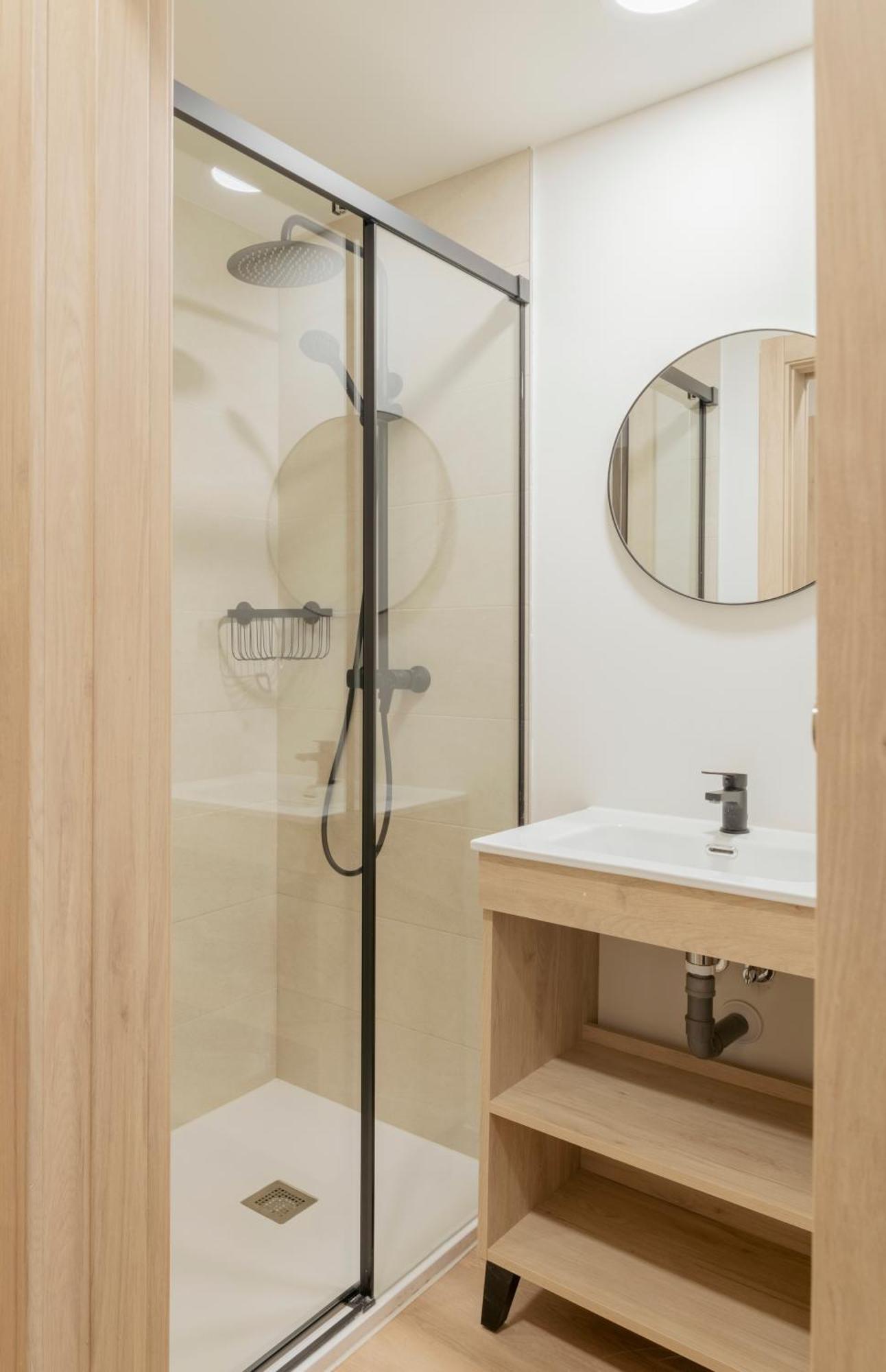 Single Room Private Bathroom
