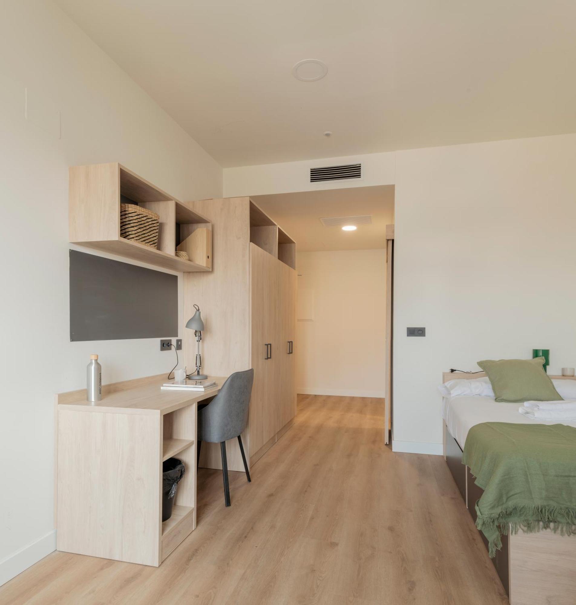 Single Room Private Bathroom