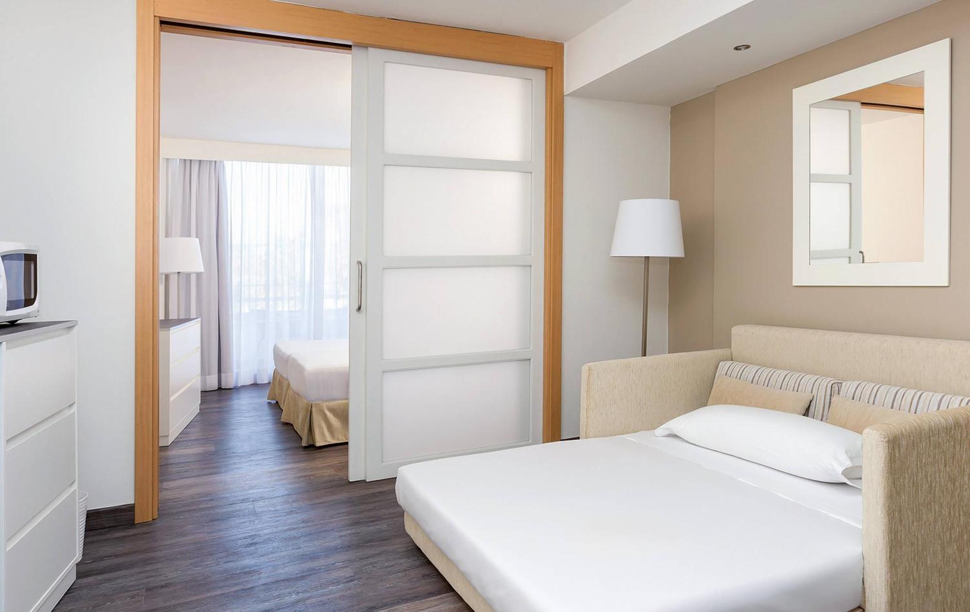 Family Room,1756508581:JPEG