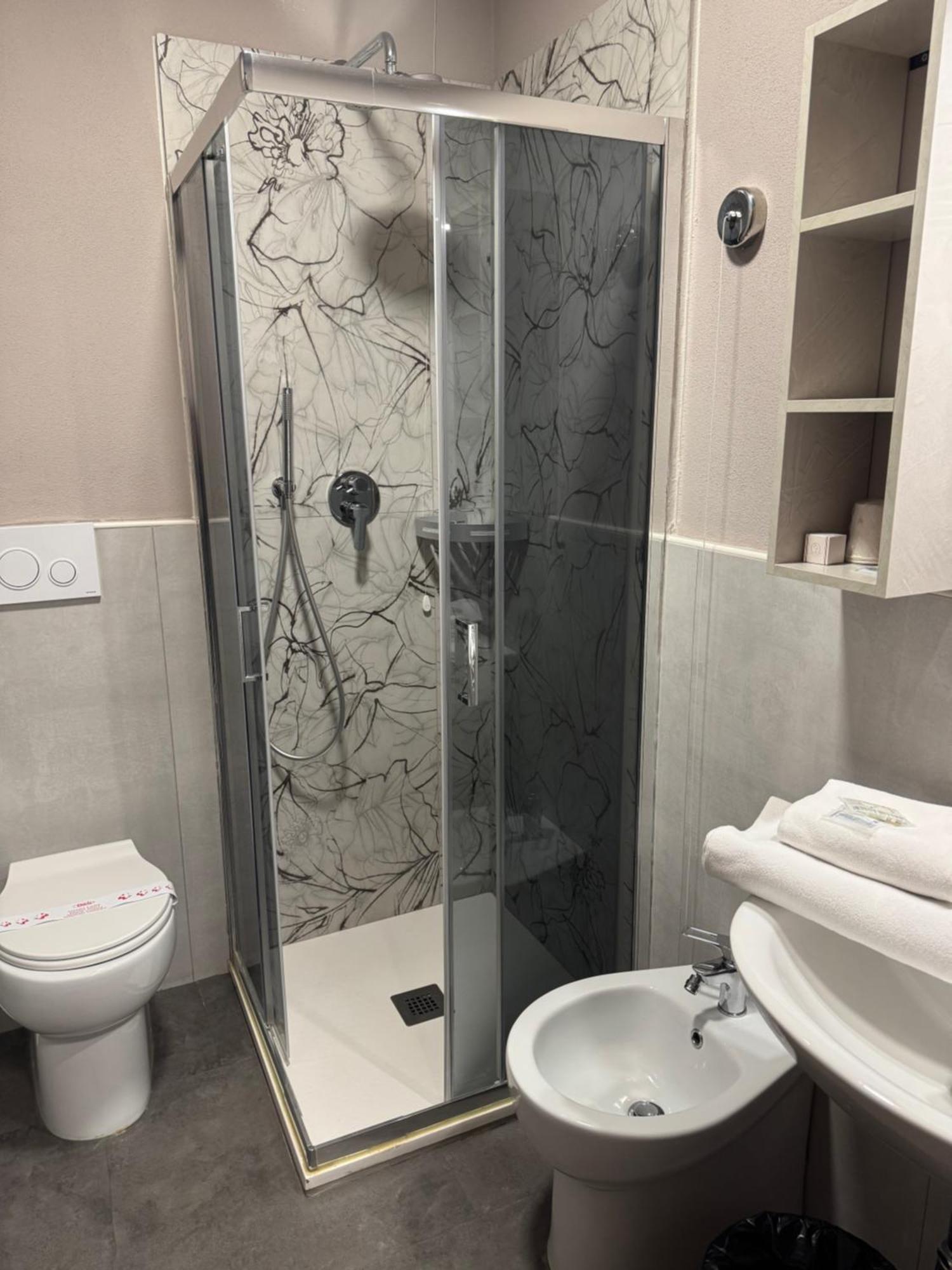 Double or Twin Room,1758563442:JPEG