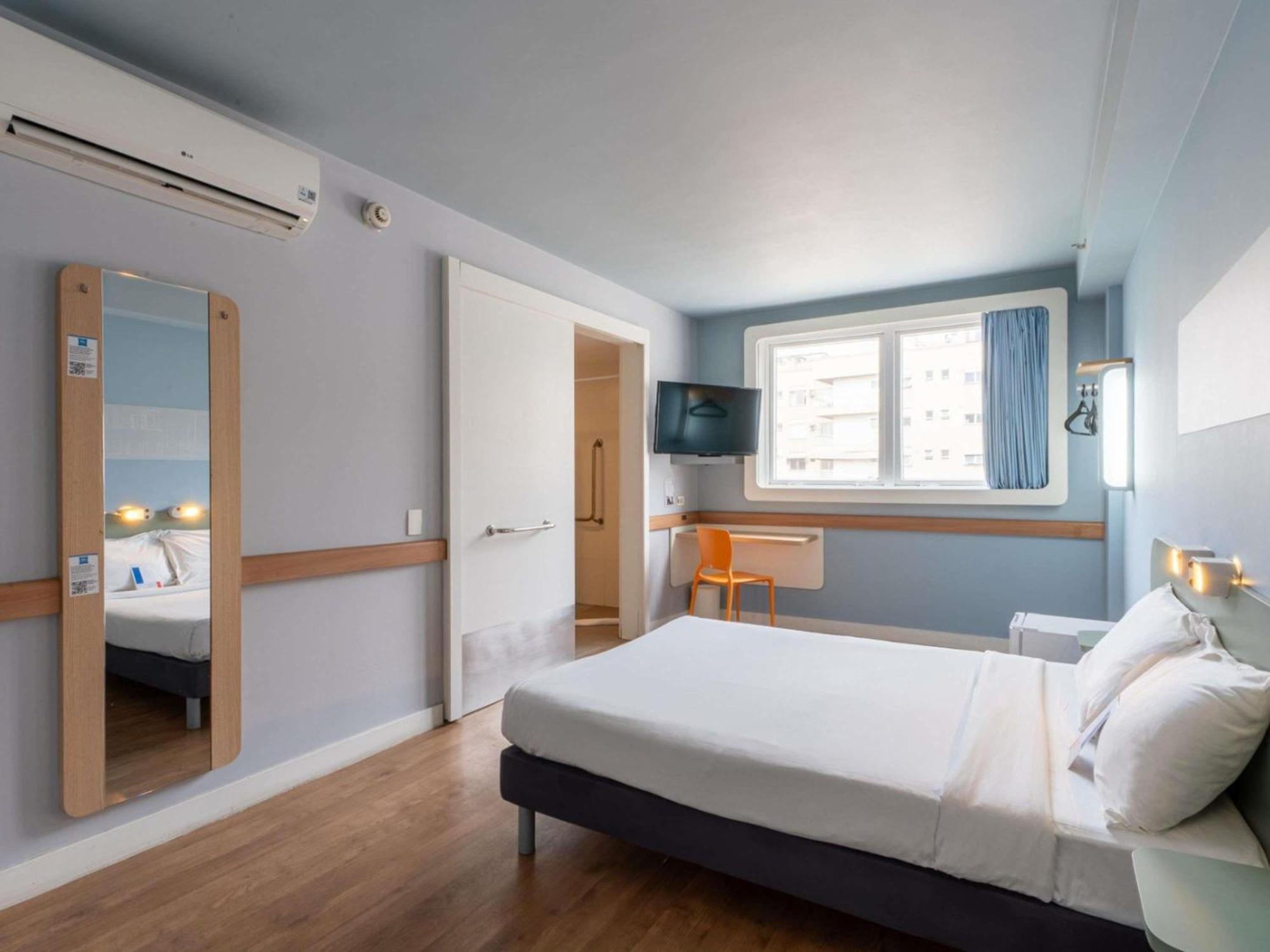Standard Double Room Disability Access