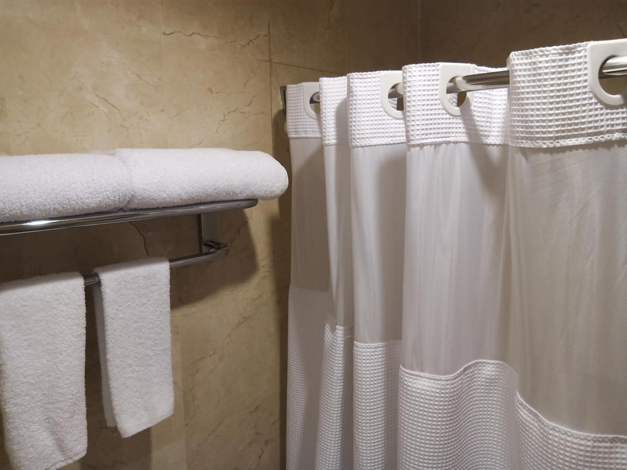 Quarto Queen com 2 Camas Queen-Size - Não Fumantes