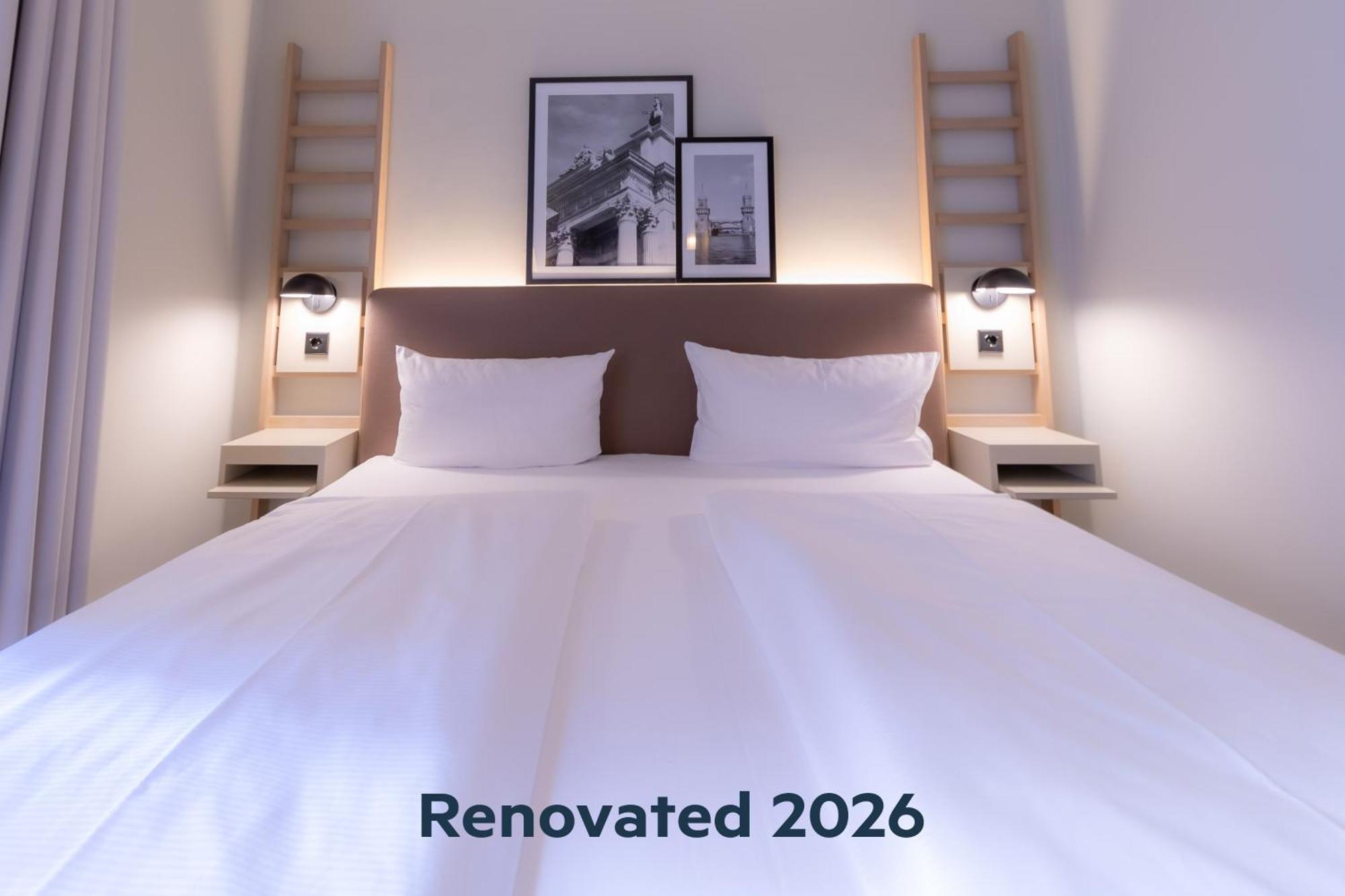 Standard Room 1 King Bed