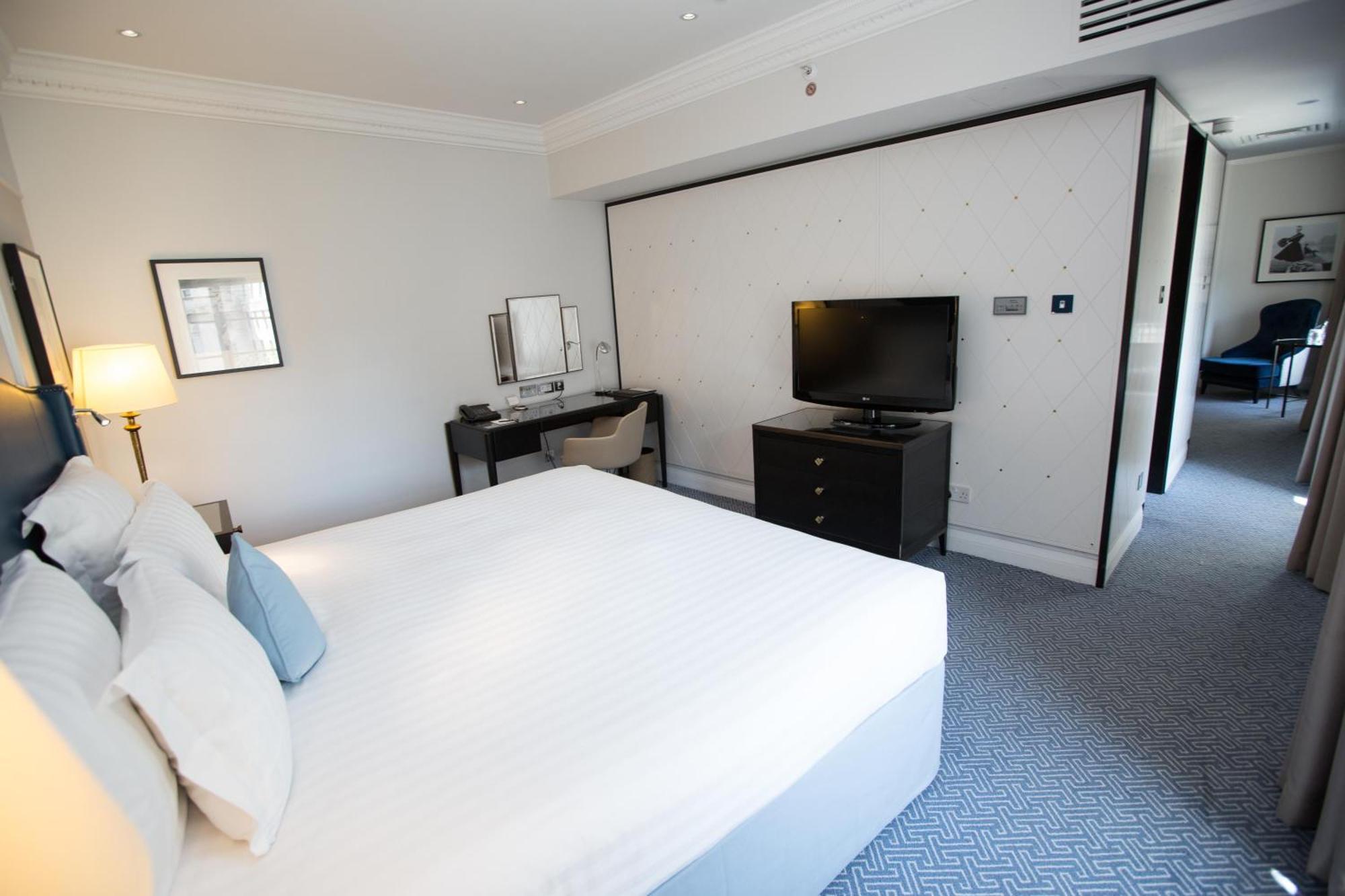 Hilton Executive Suite with Lounge Access