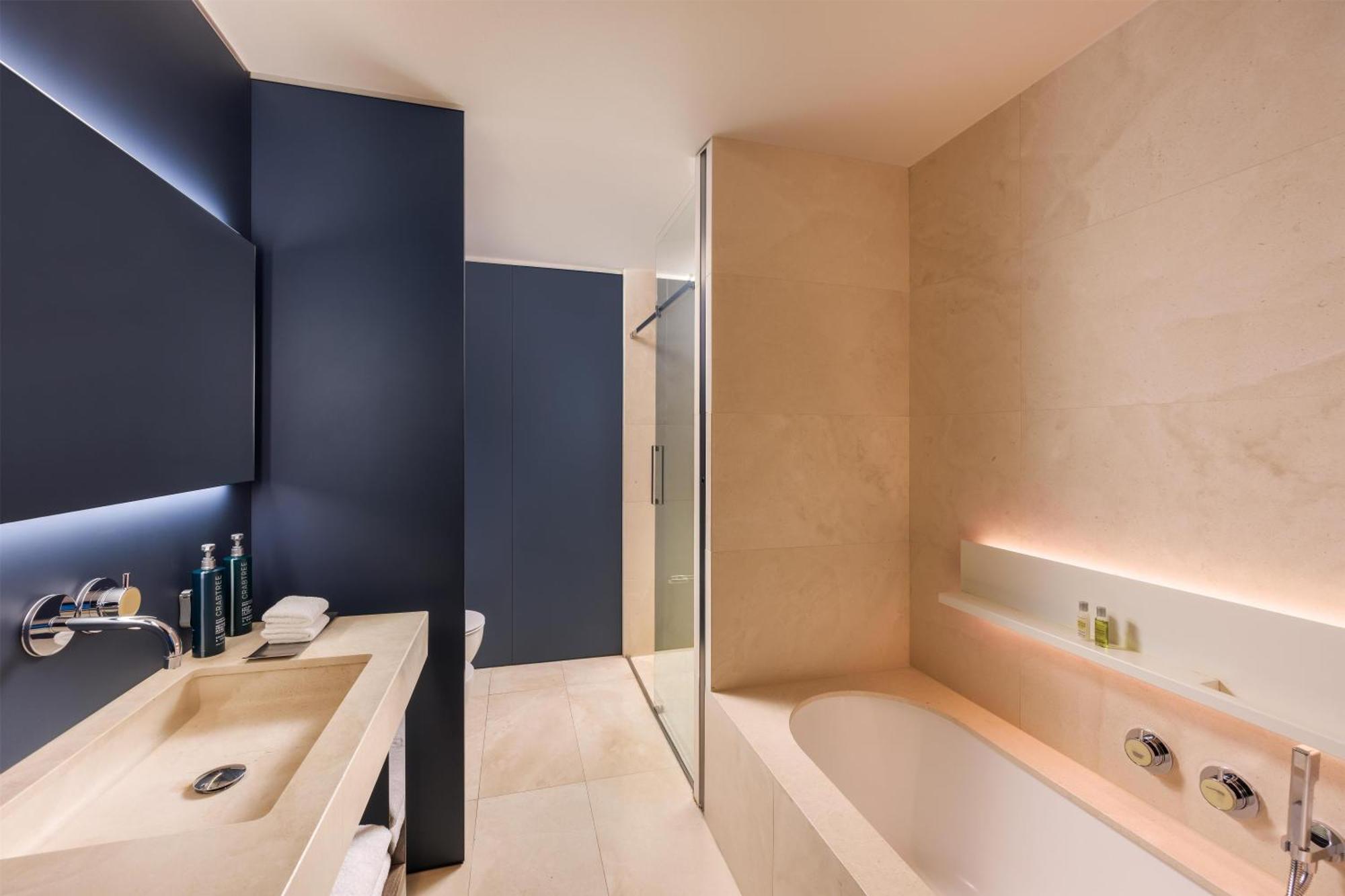 Habitación con cama extragrande