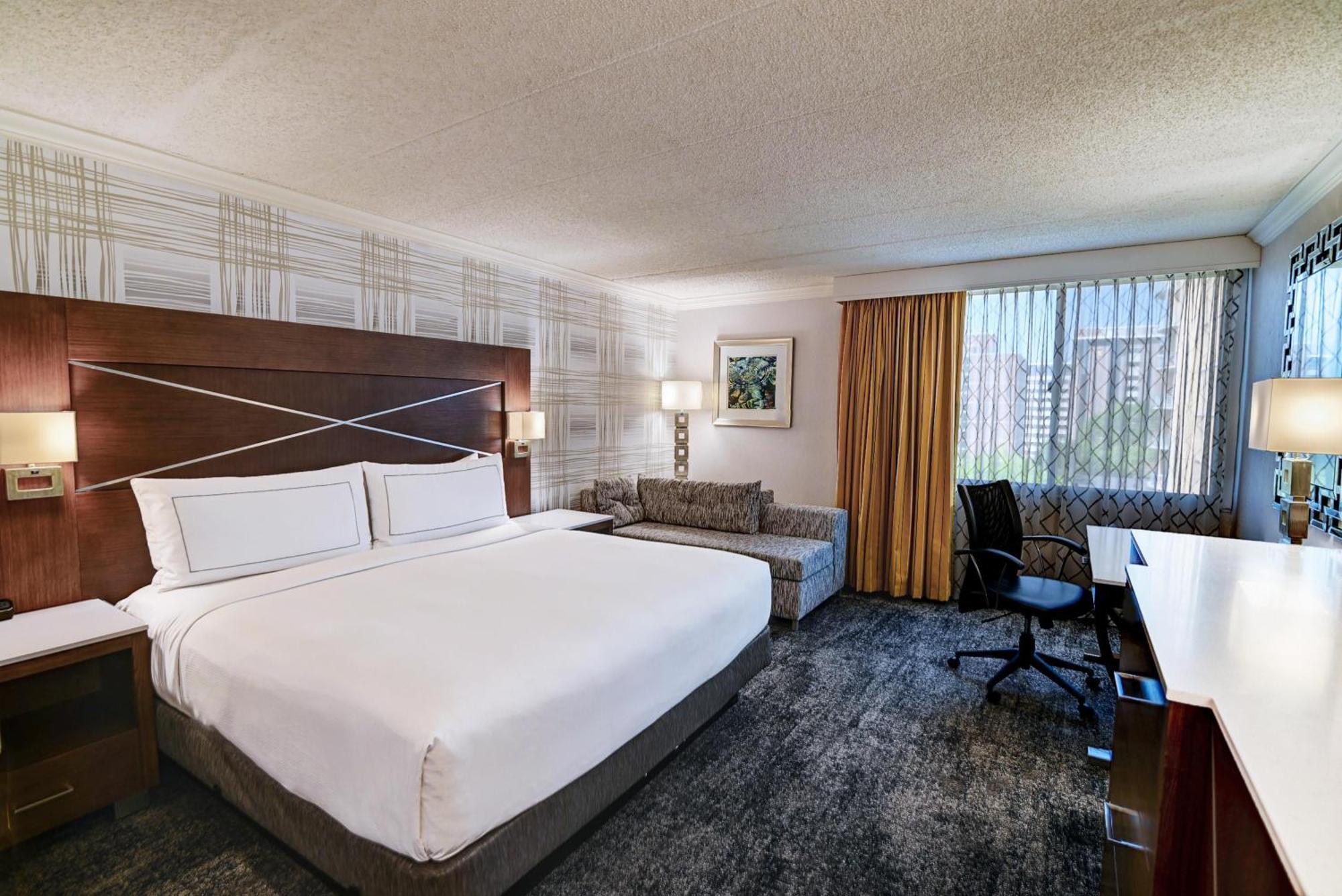 Deluxe King Room Non-Smoking