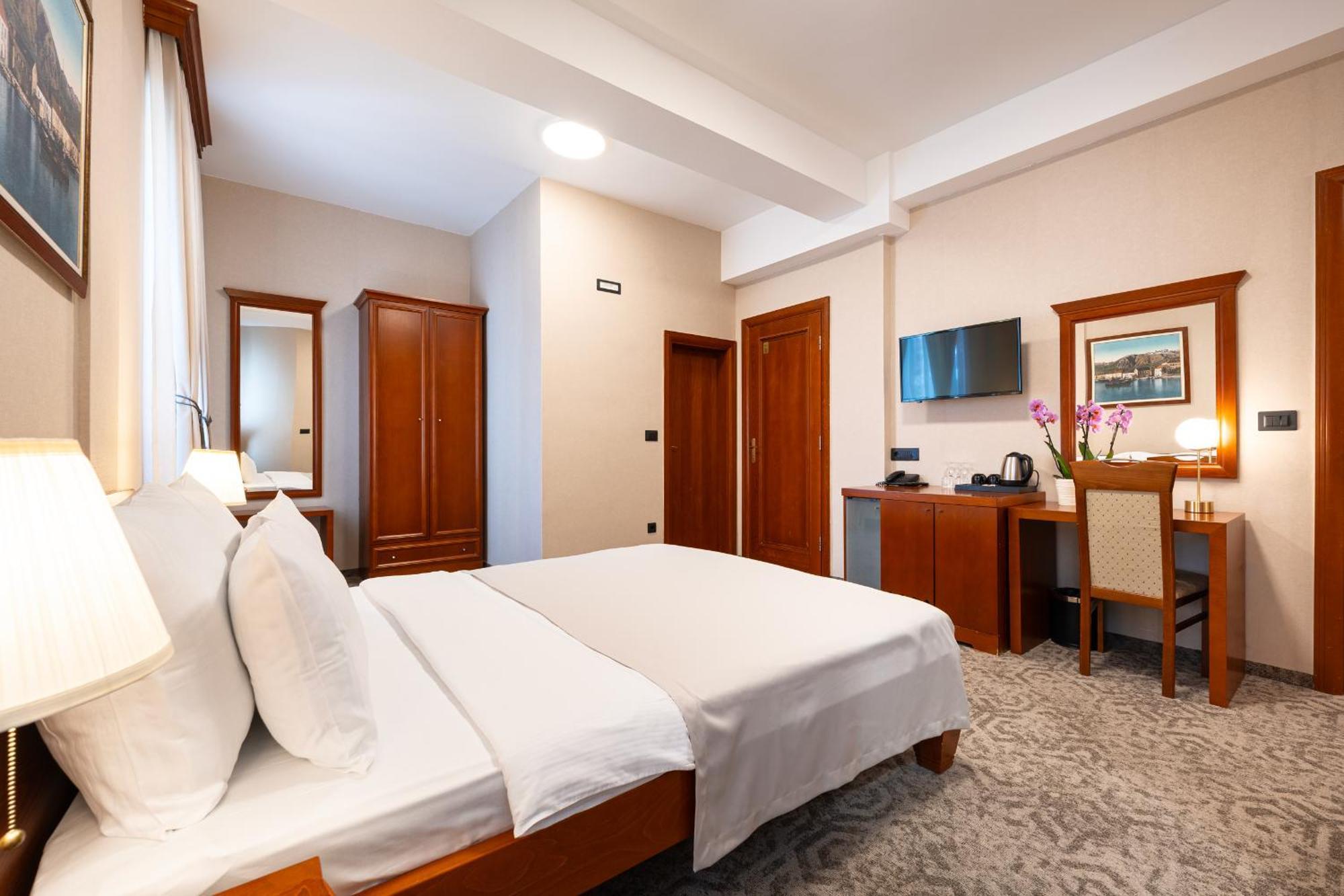 Double or Twin Room,1770477294:JPEG