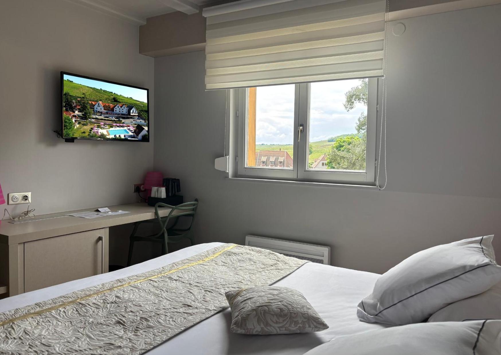 Comfort Queen Room Spa Access