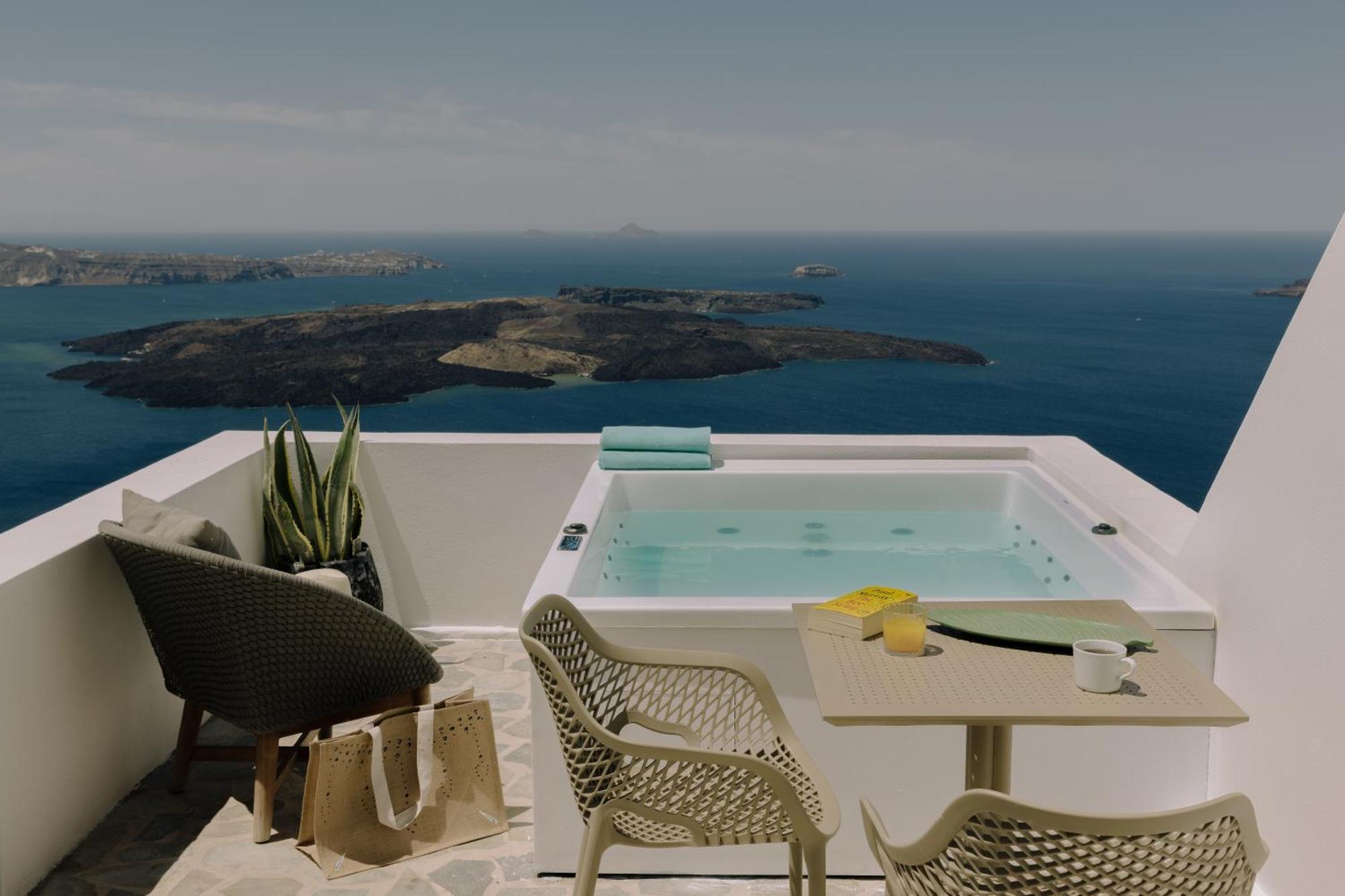 Double Room with Caldera View & Outdoor Hot Tub
