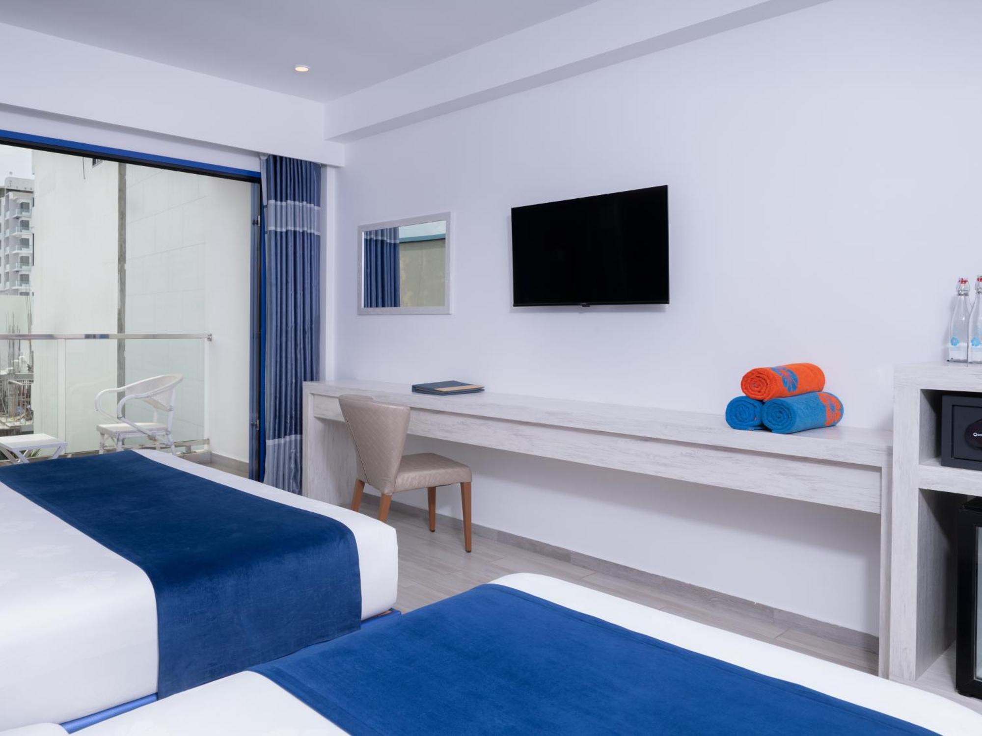Deluxe Family Room City View Balcony