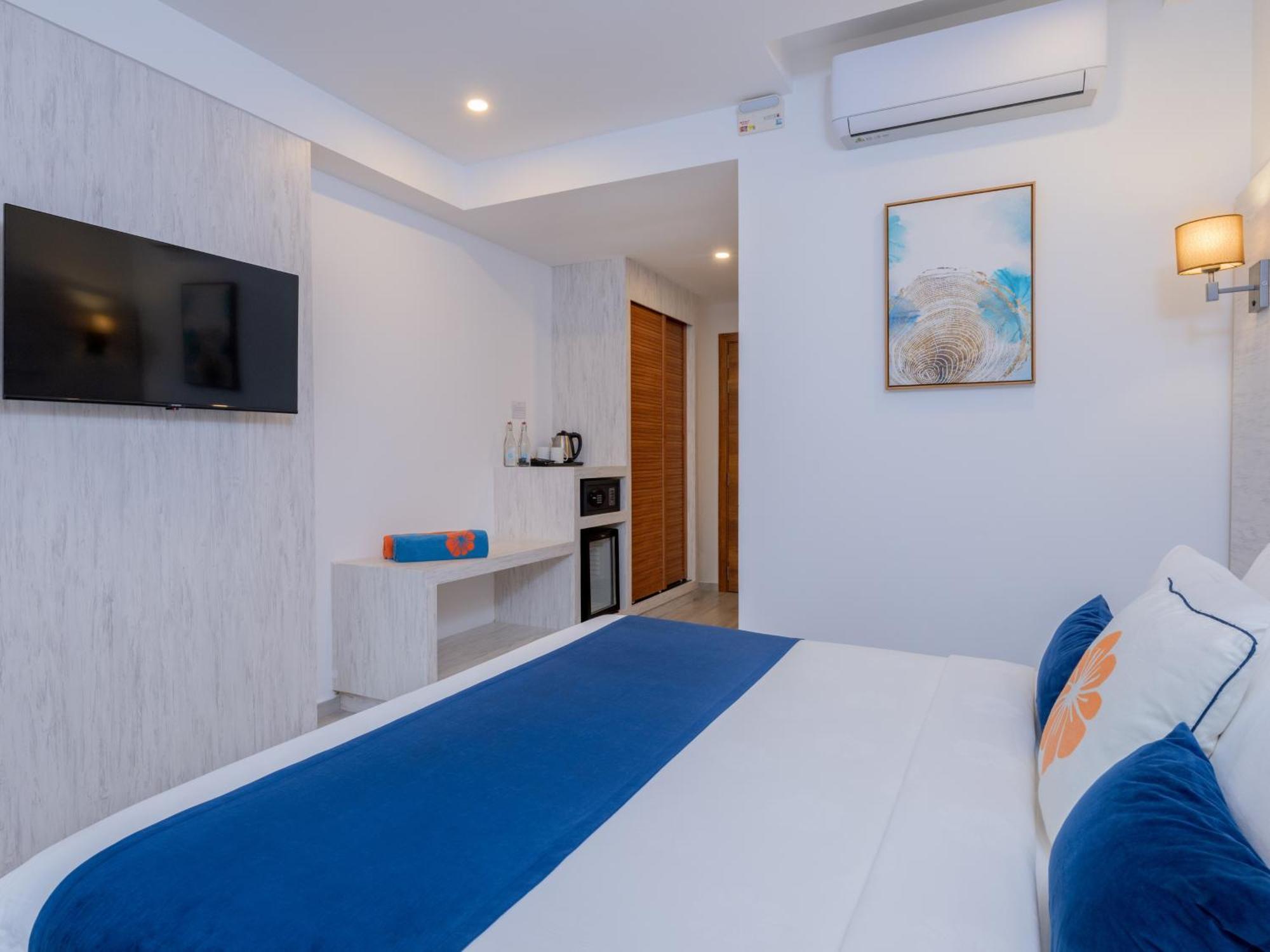Deluxe Double Room City View Balcony