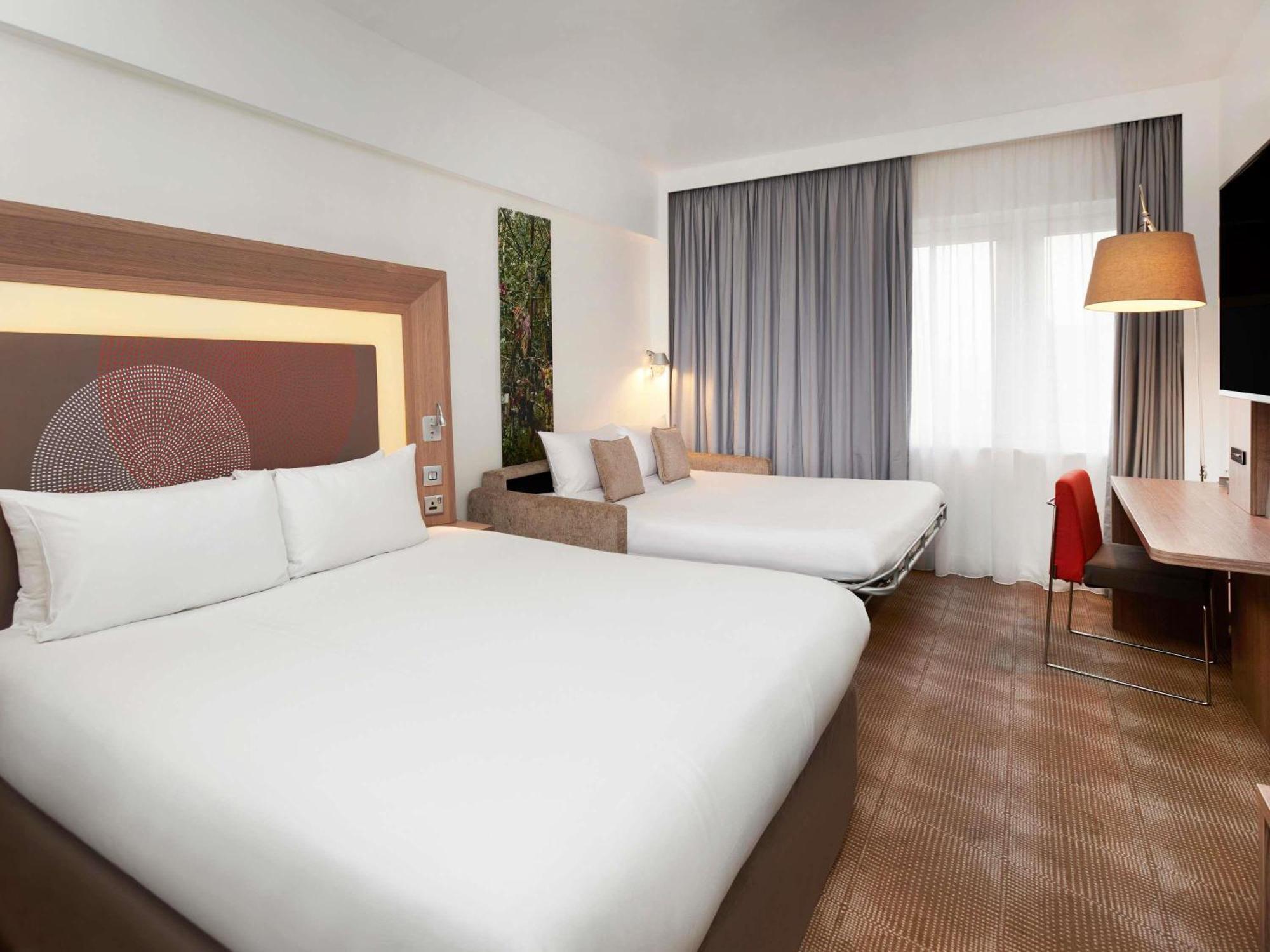 Executive Room Queen Bed Double Sofa Bed,1772874787:JPEG