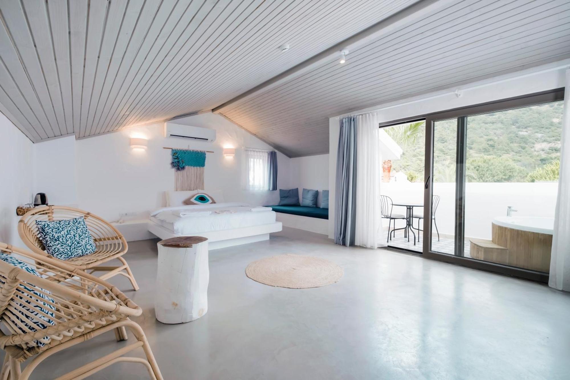 Double Room Terrace,1587551197:JPEG