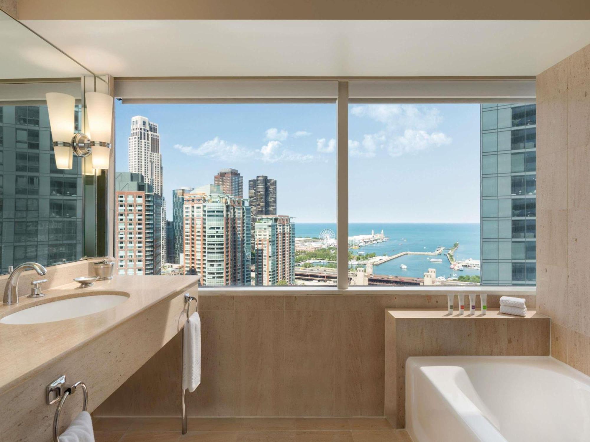 Classic King Room with Roll-In Shower - Disability Access