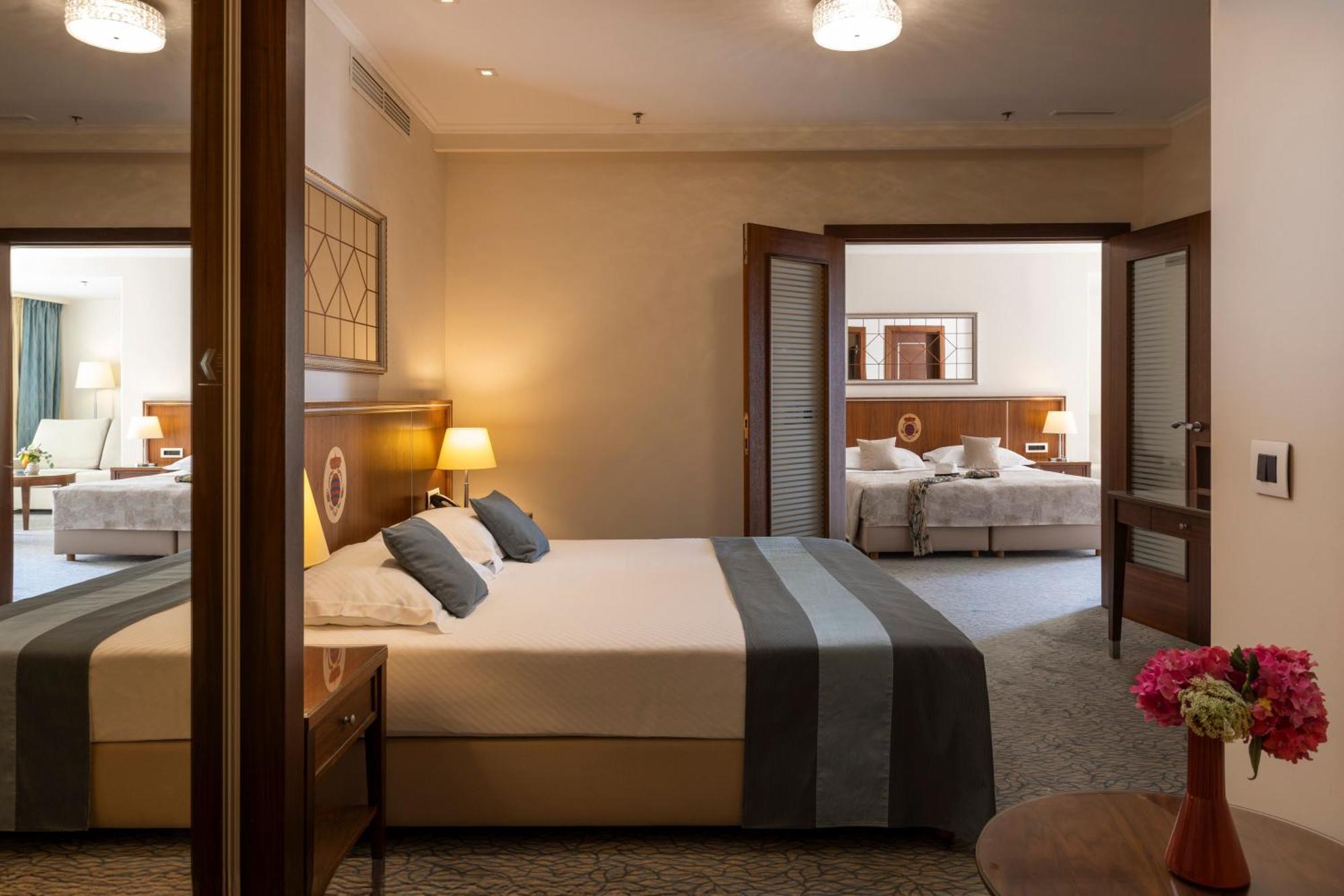 Classic Interconnecting Rooms Balcony