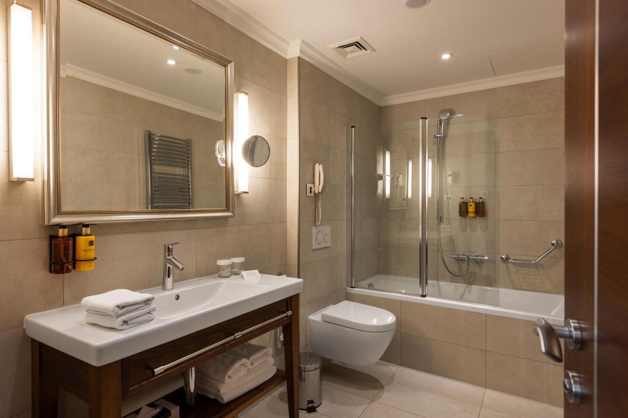 Double or Twin Room Balcony Sea View