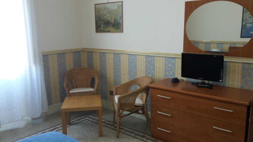 Double Room,1706890247:JPEG