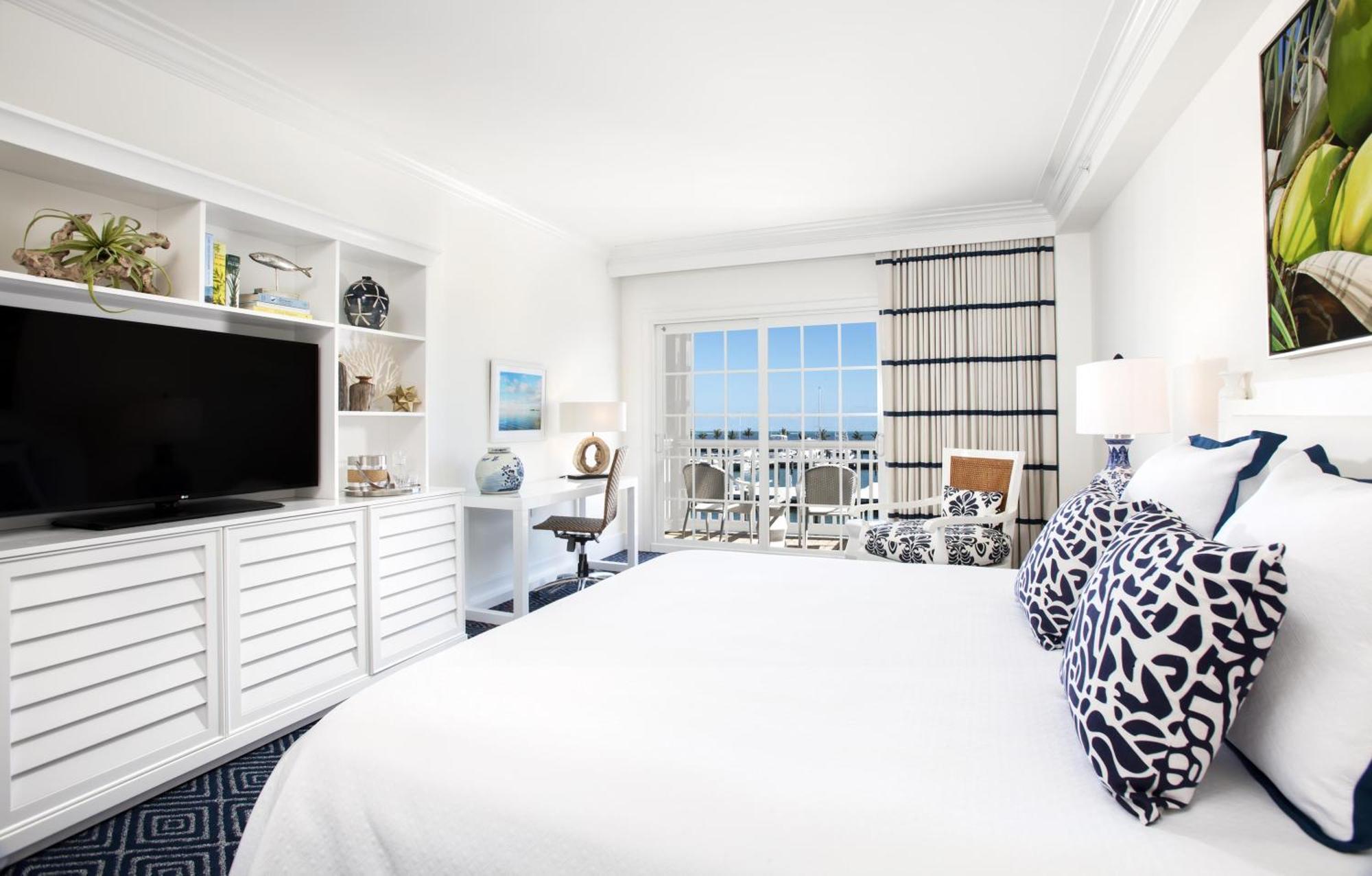 King Suite Balcony Partial Ocean View