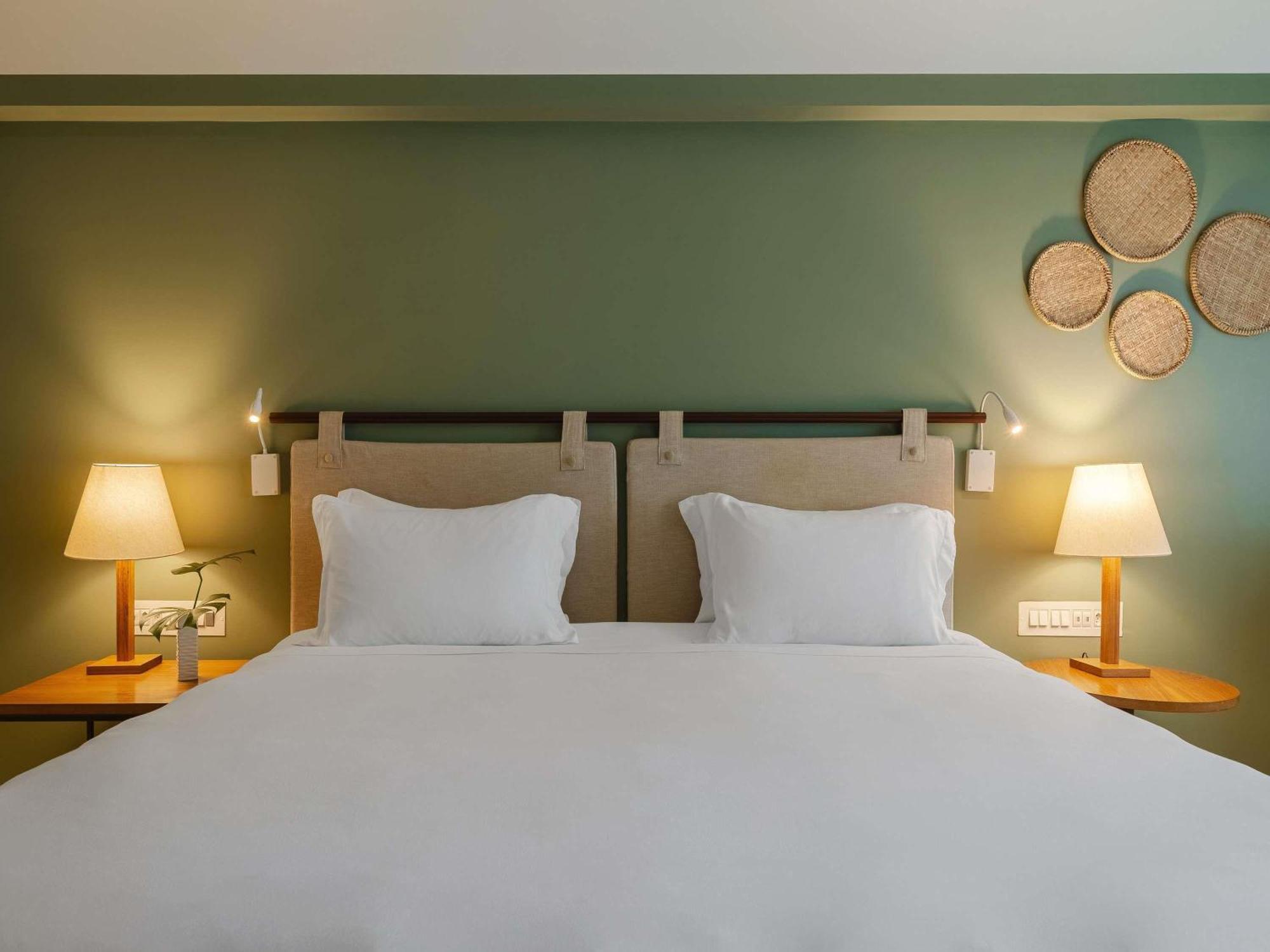 Superior Apartment One King Bed Disability Access