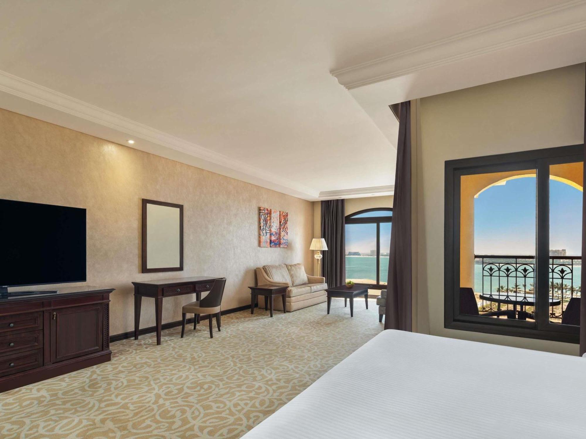 Junior King Suite